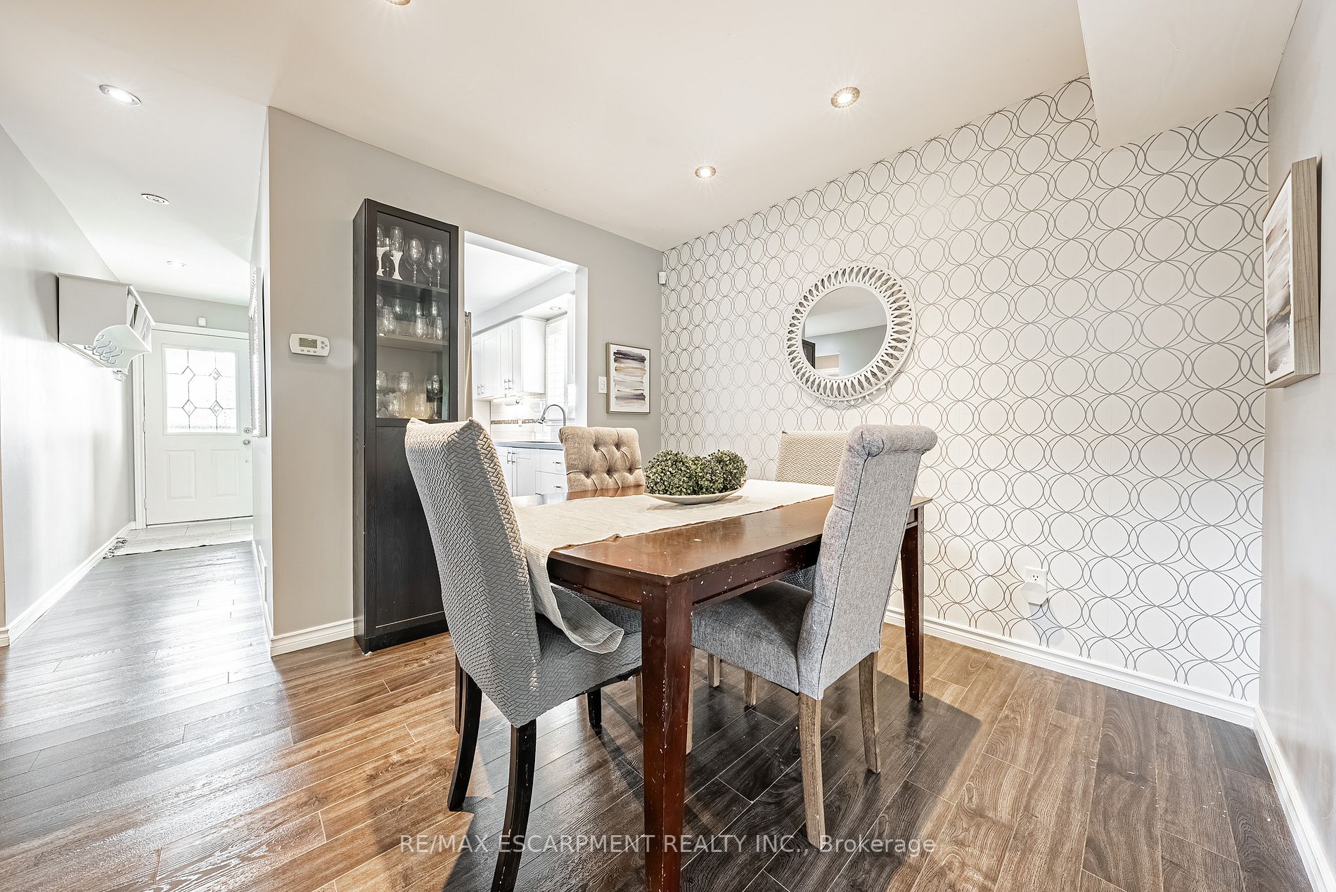 3083 Fontana Crt