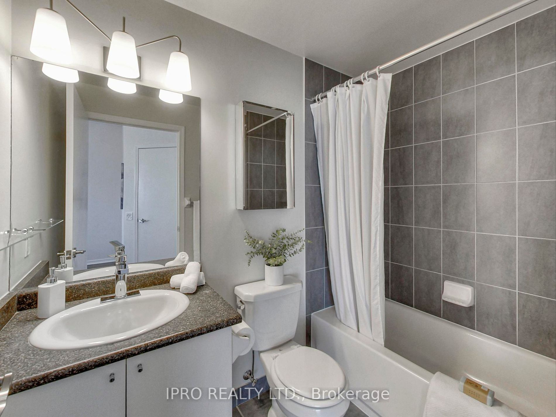 60 Heintzman St, #1613