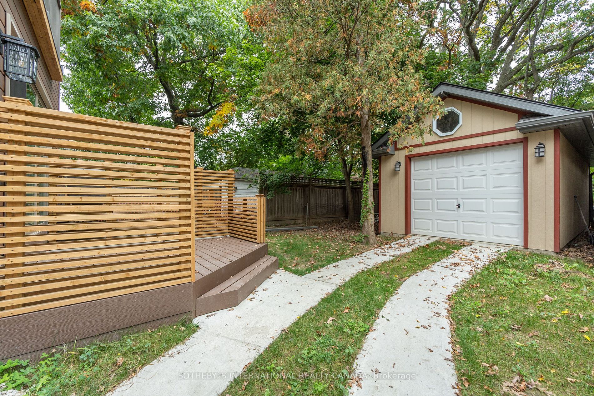 27 Kennedy Ave