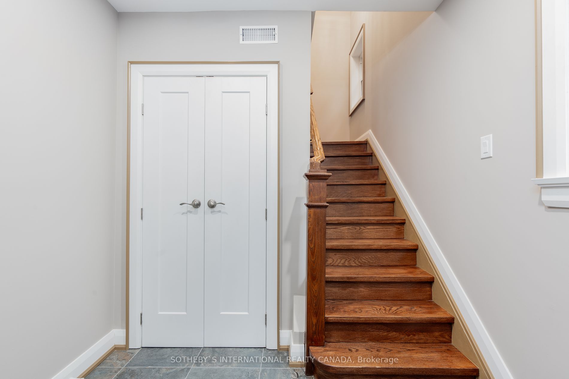 27 Kennedy Ave