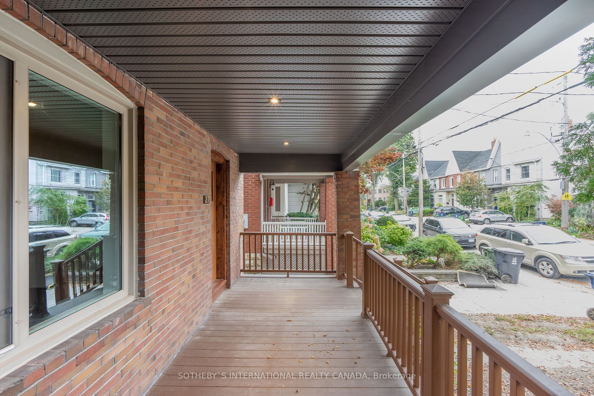 27 Kennedy Ave