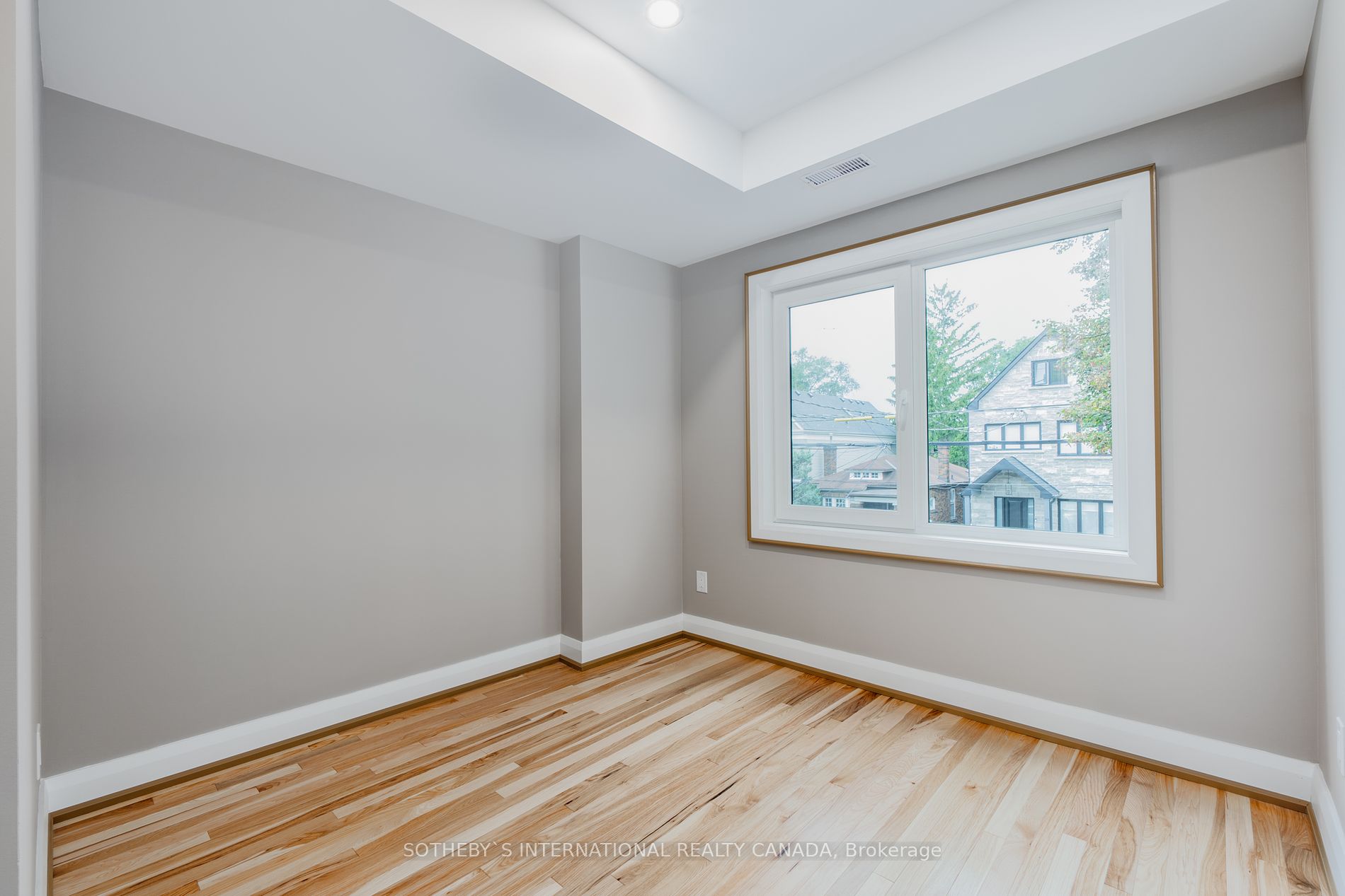 27 Kennedy Ave