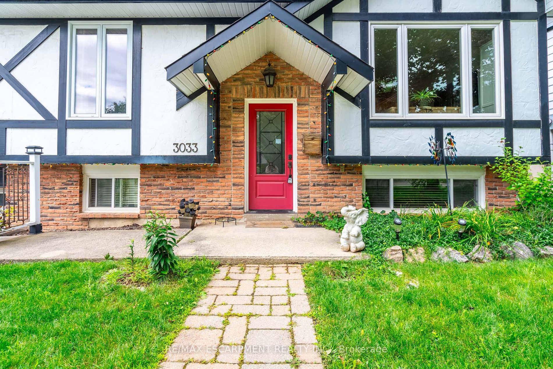 3033 Tecumseh Dr