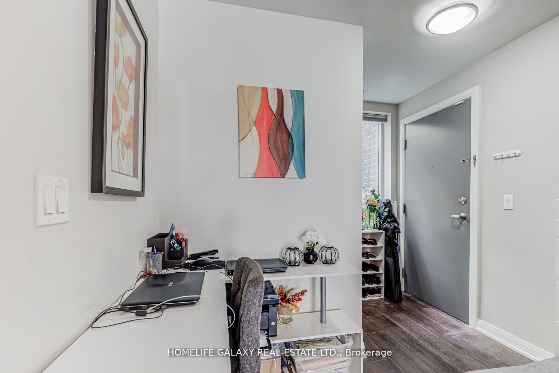 760 The Queens Way, #212