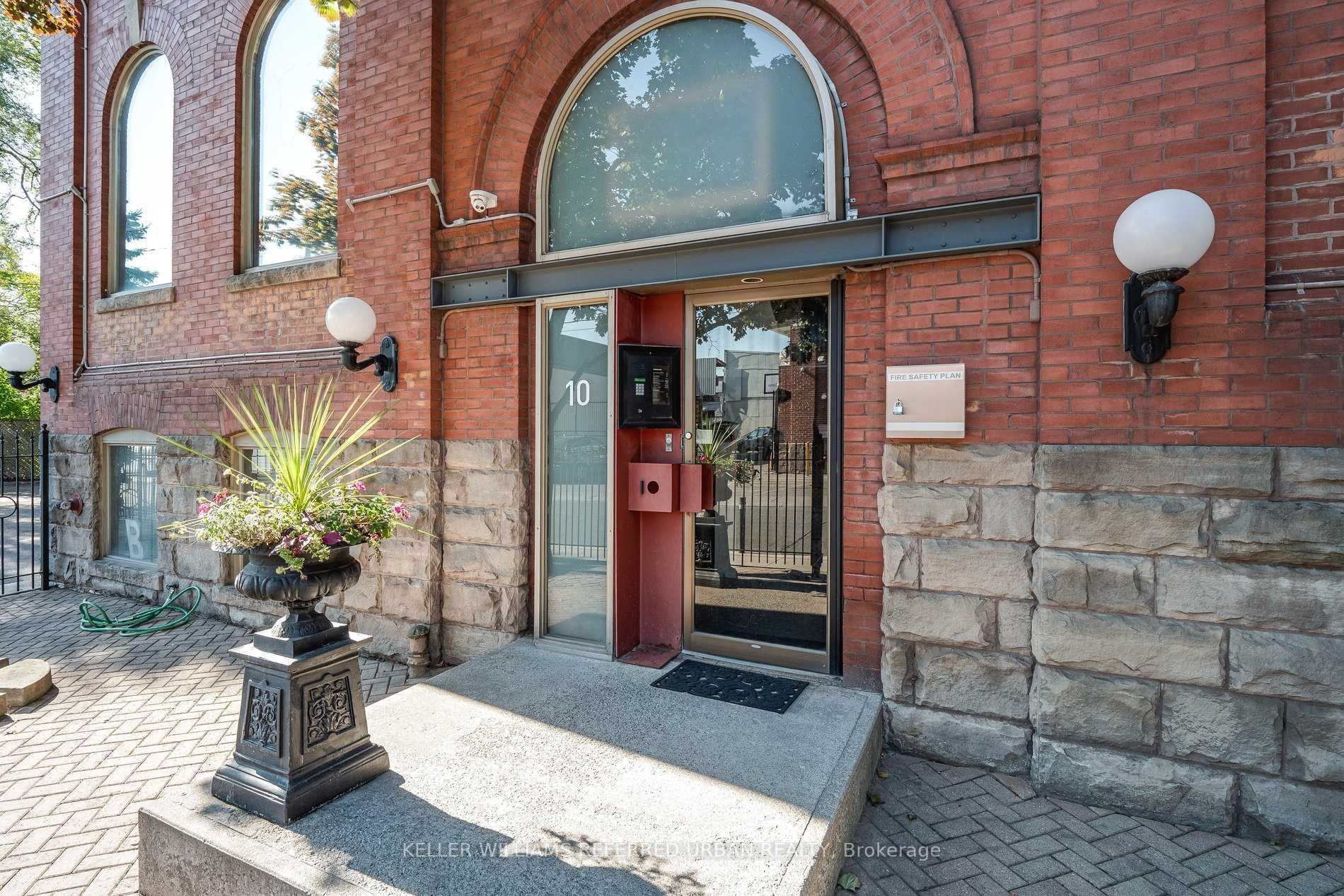 10 Morrow Ave, #102
