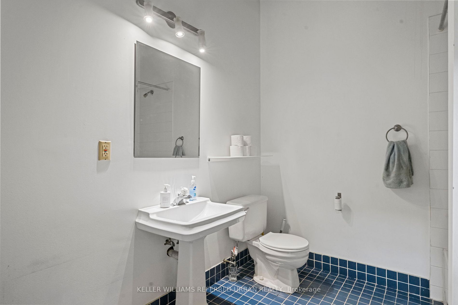 10 Morrow Ave, #102