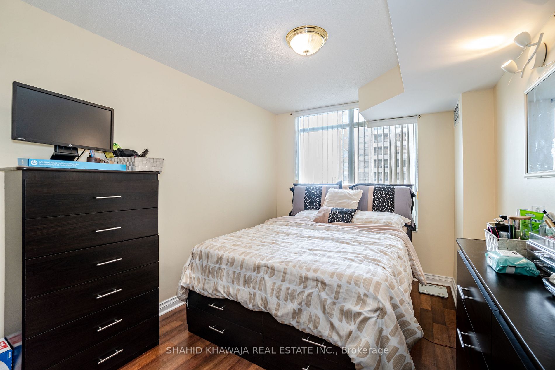 35 Kingsbridge Garden Circ, #1612