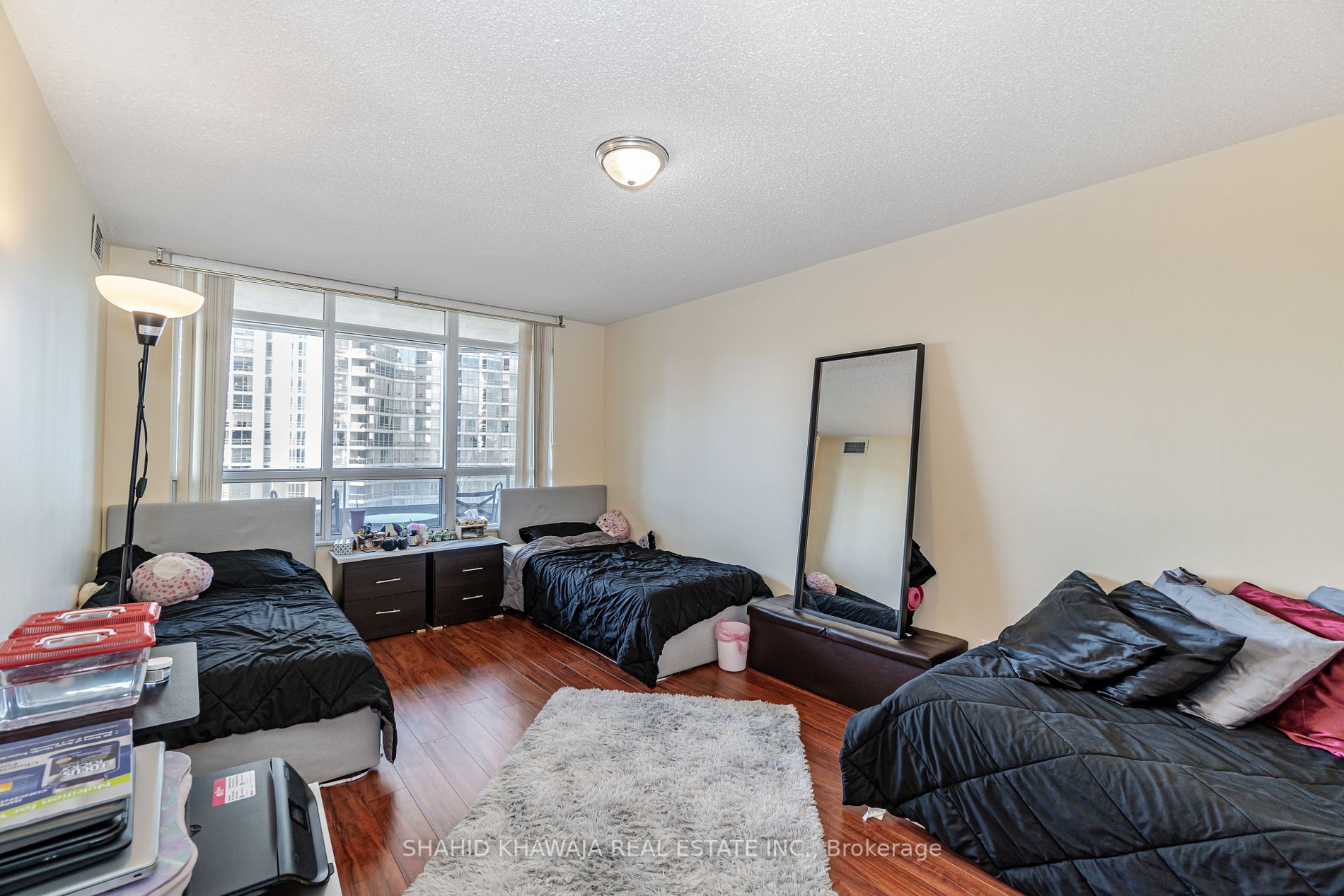35 Kingsbridge Garden Circ, #1612