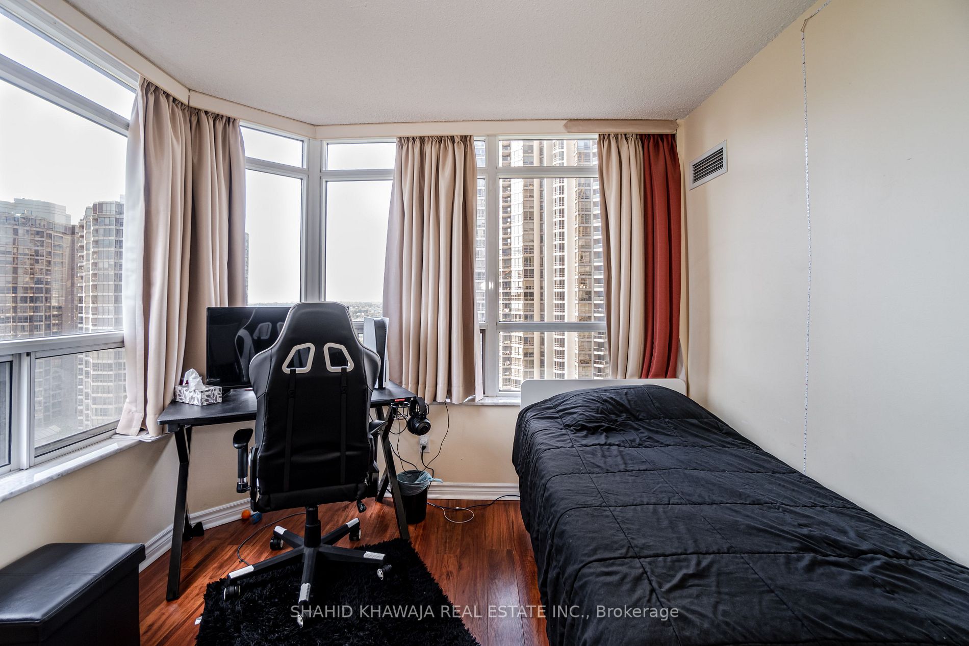 35 Kingsbridge Garden Circ, #1612