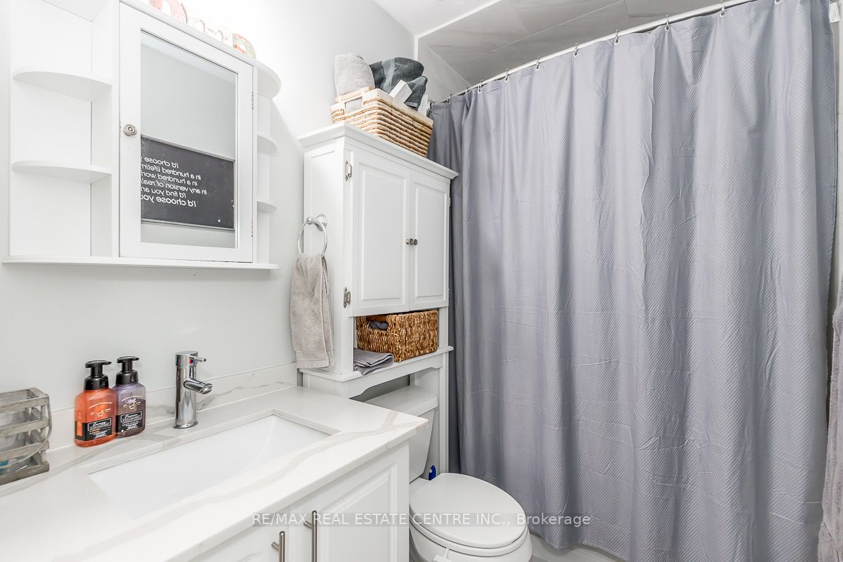 90 Lawrence Ave, #96