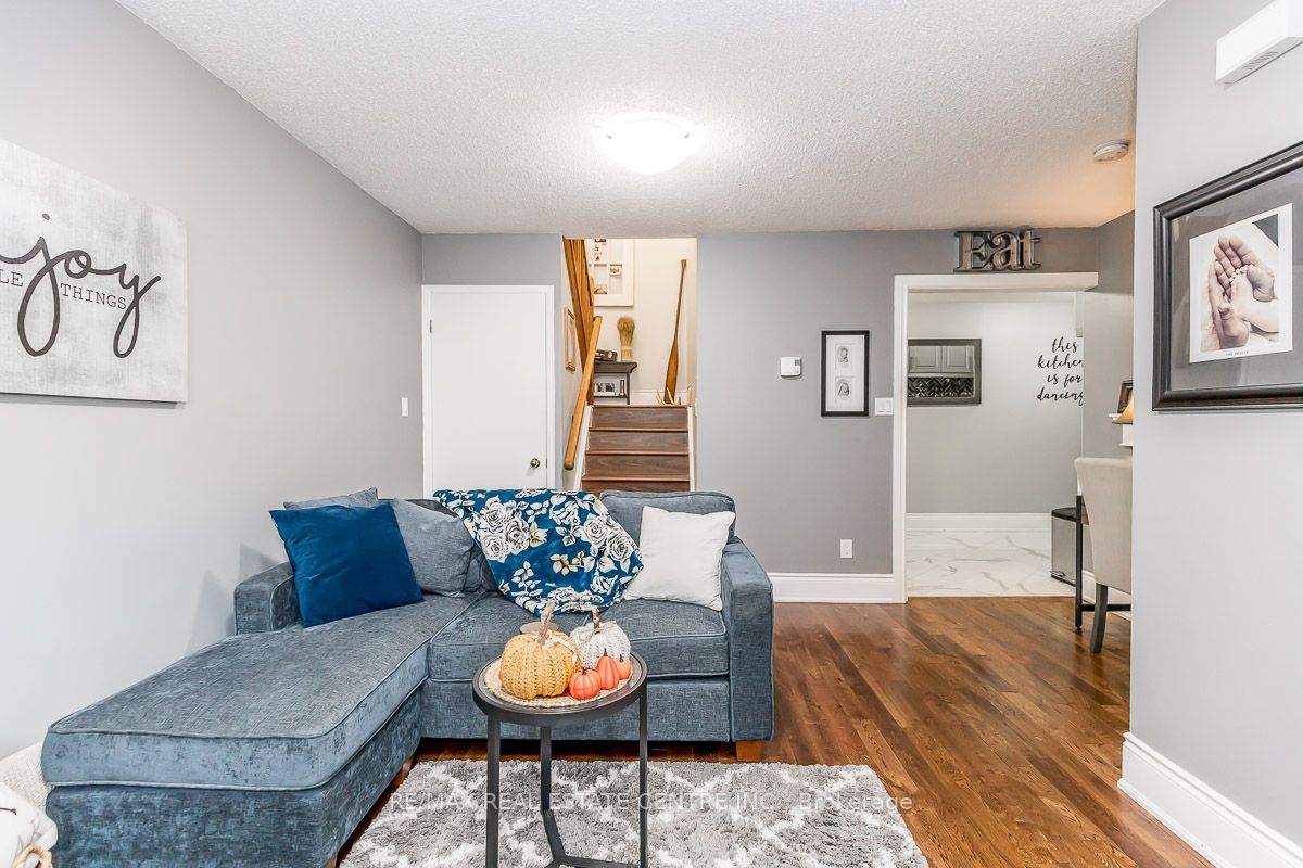 90 Lawrence Ave, #96
