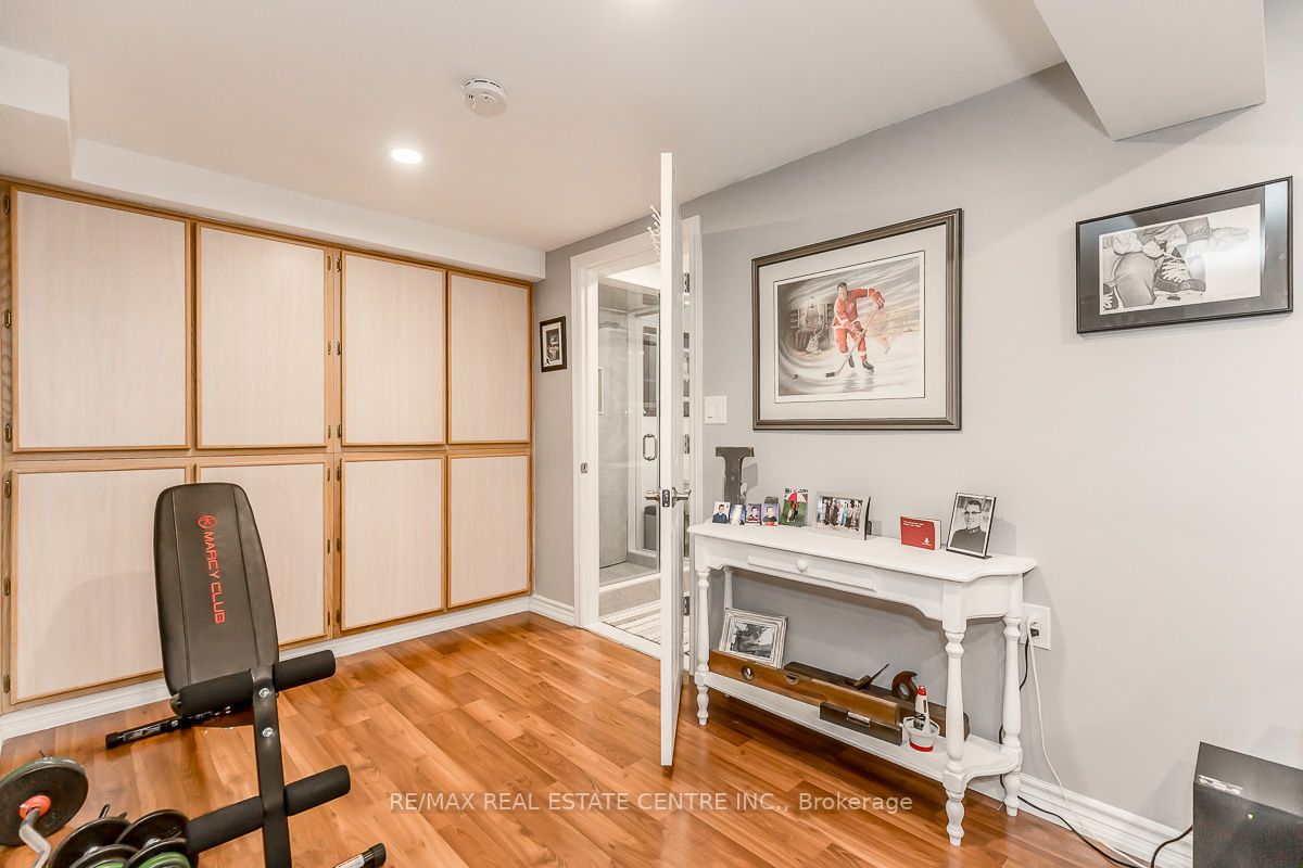 90 Lawrence Ave, #96