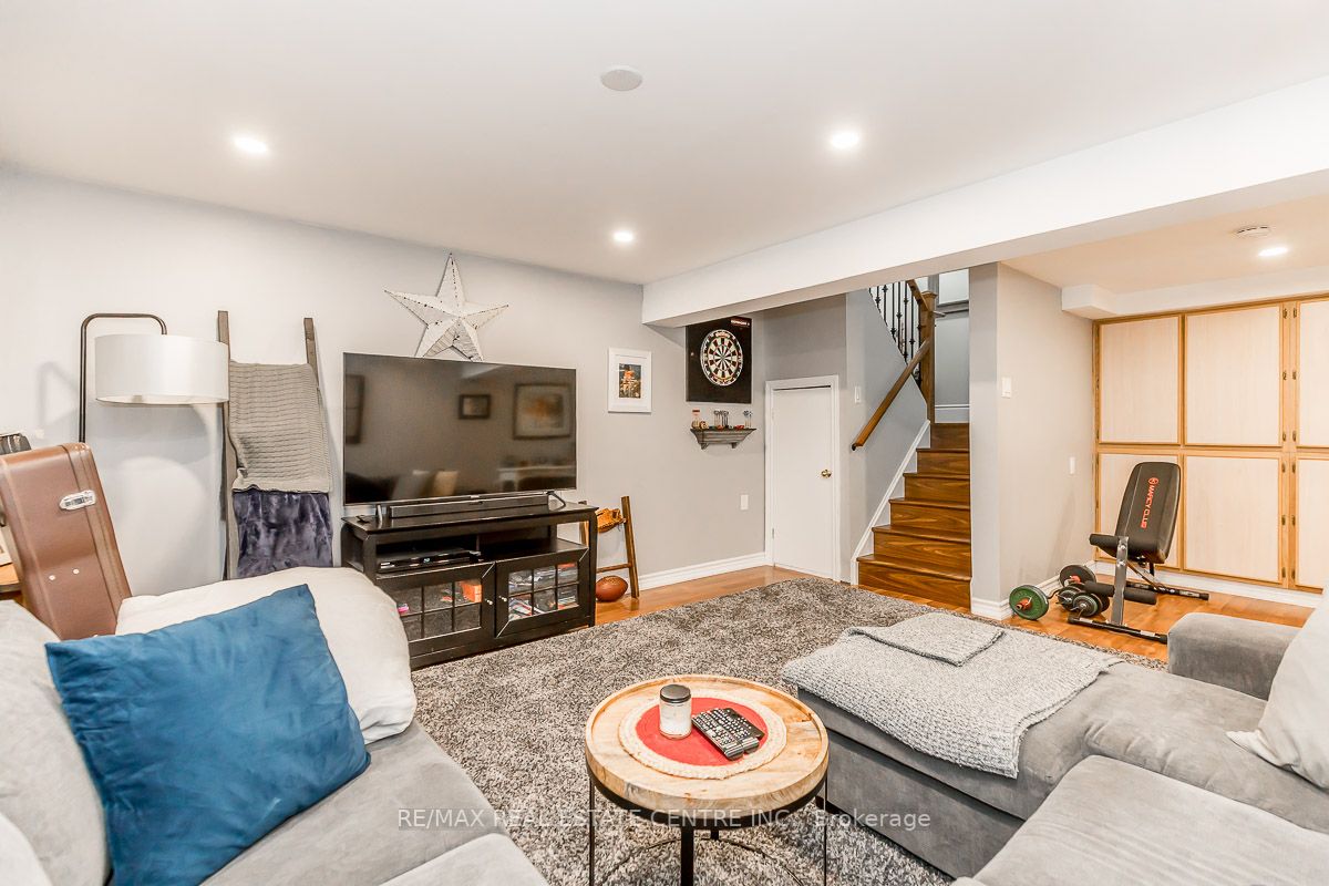90 Lawrence Ave, #96