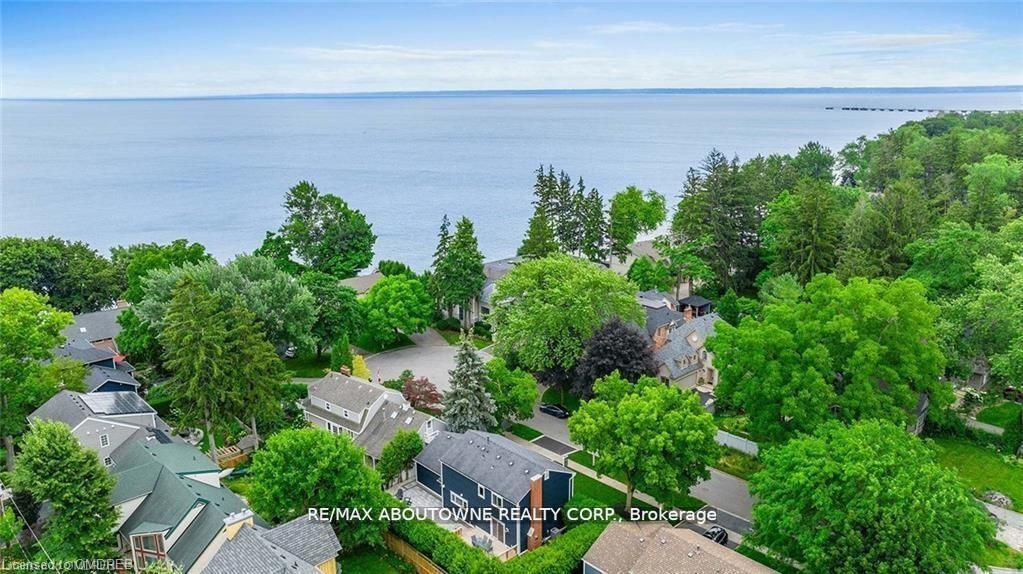 33 Harbourside Crt