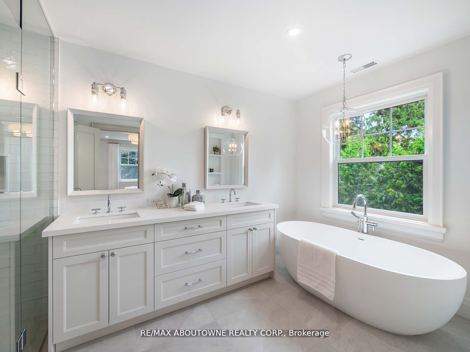 33 Harbourside Crt
