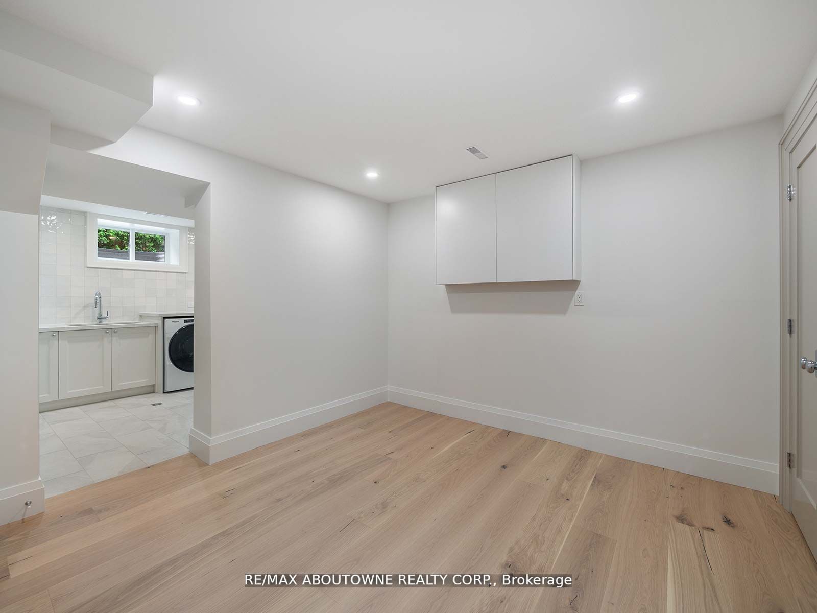 33 Harbourside Crt