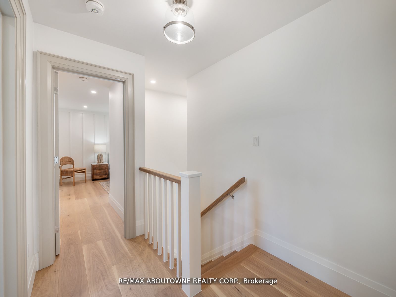 33 Harbourside Crt