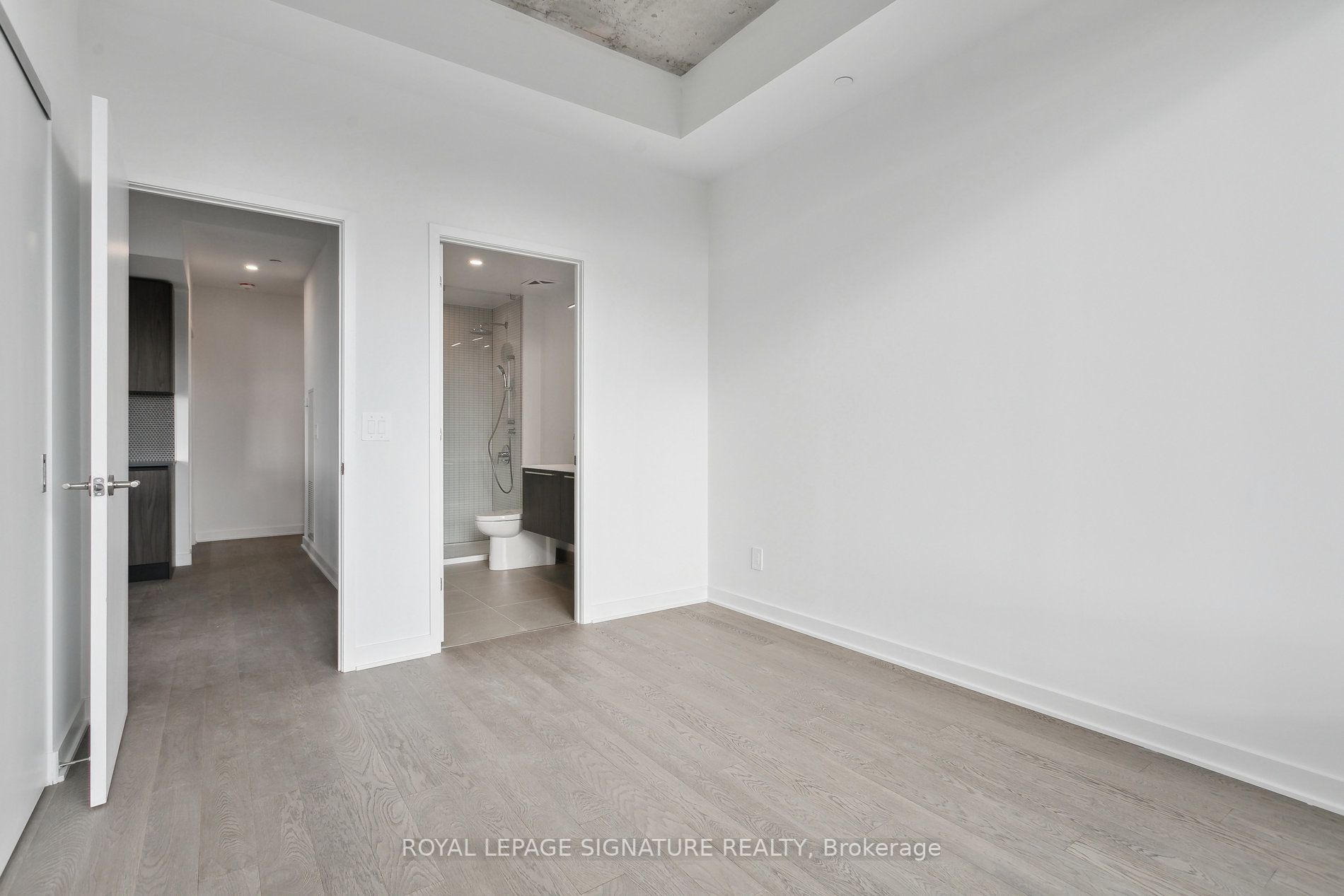 2720 Dundas St W, #805
