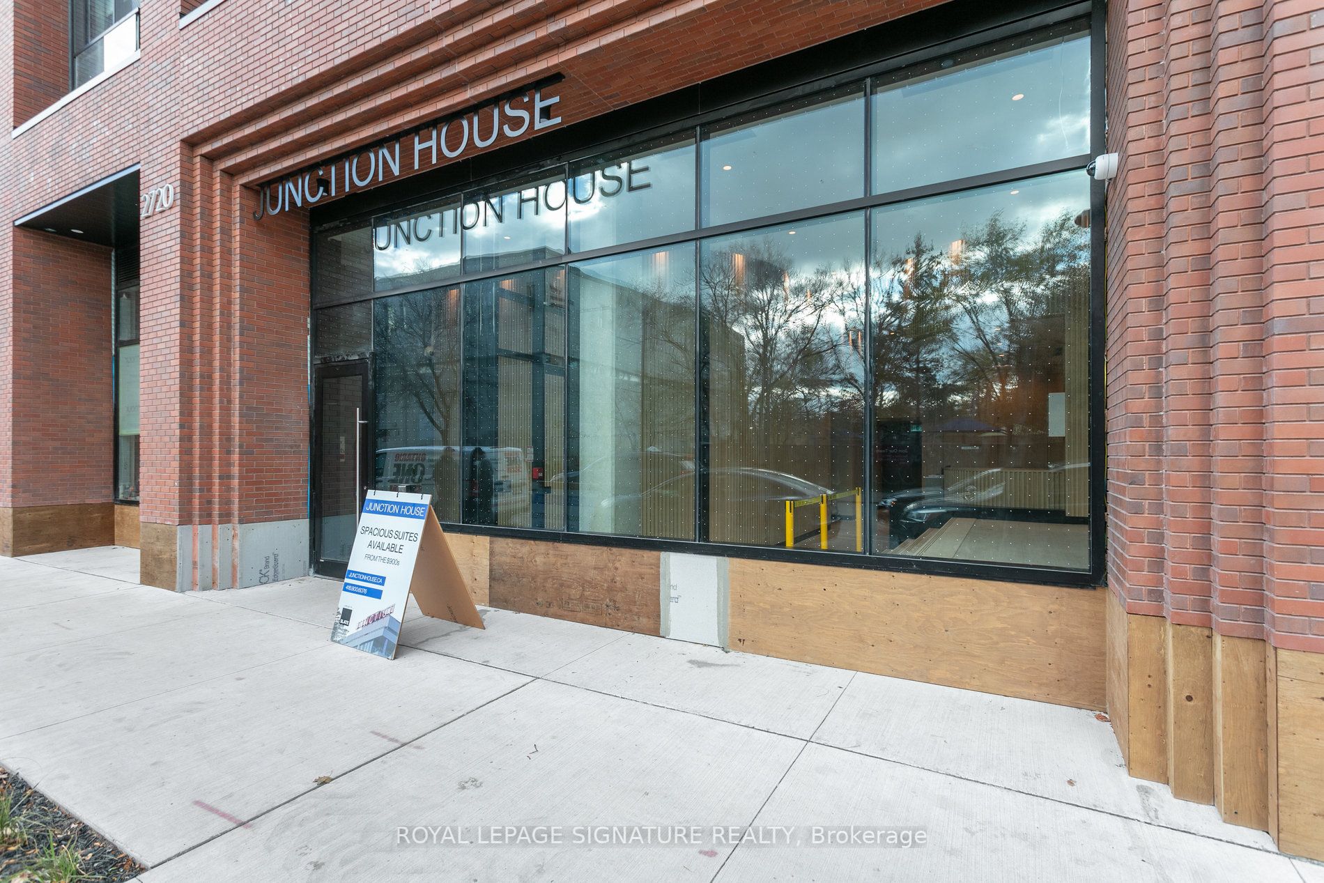 2720 Dundas St W, #805