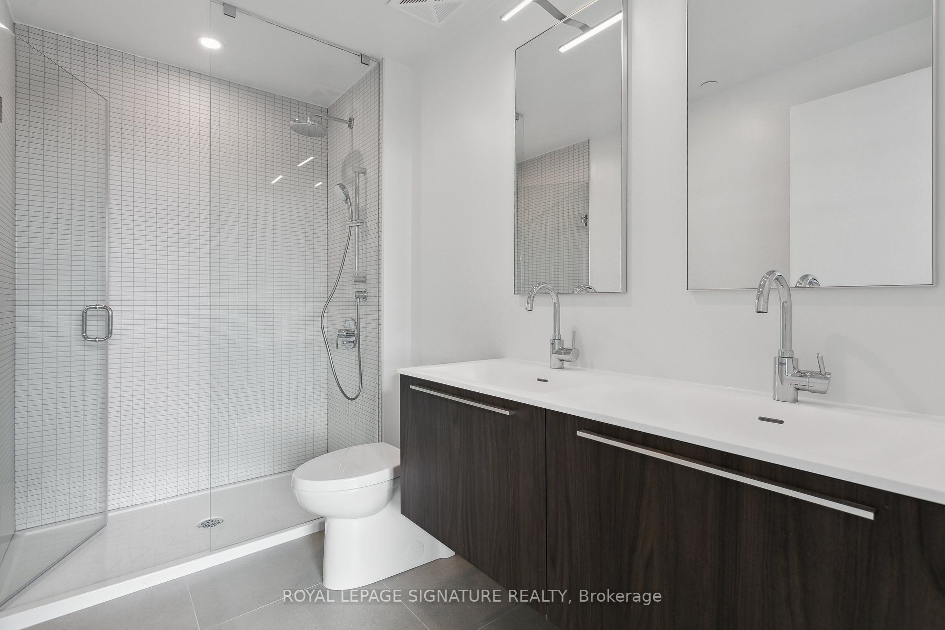 2720 Dundas St W, #805