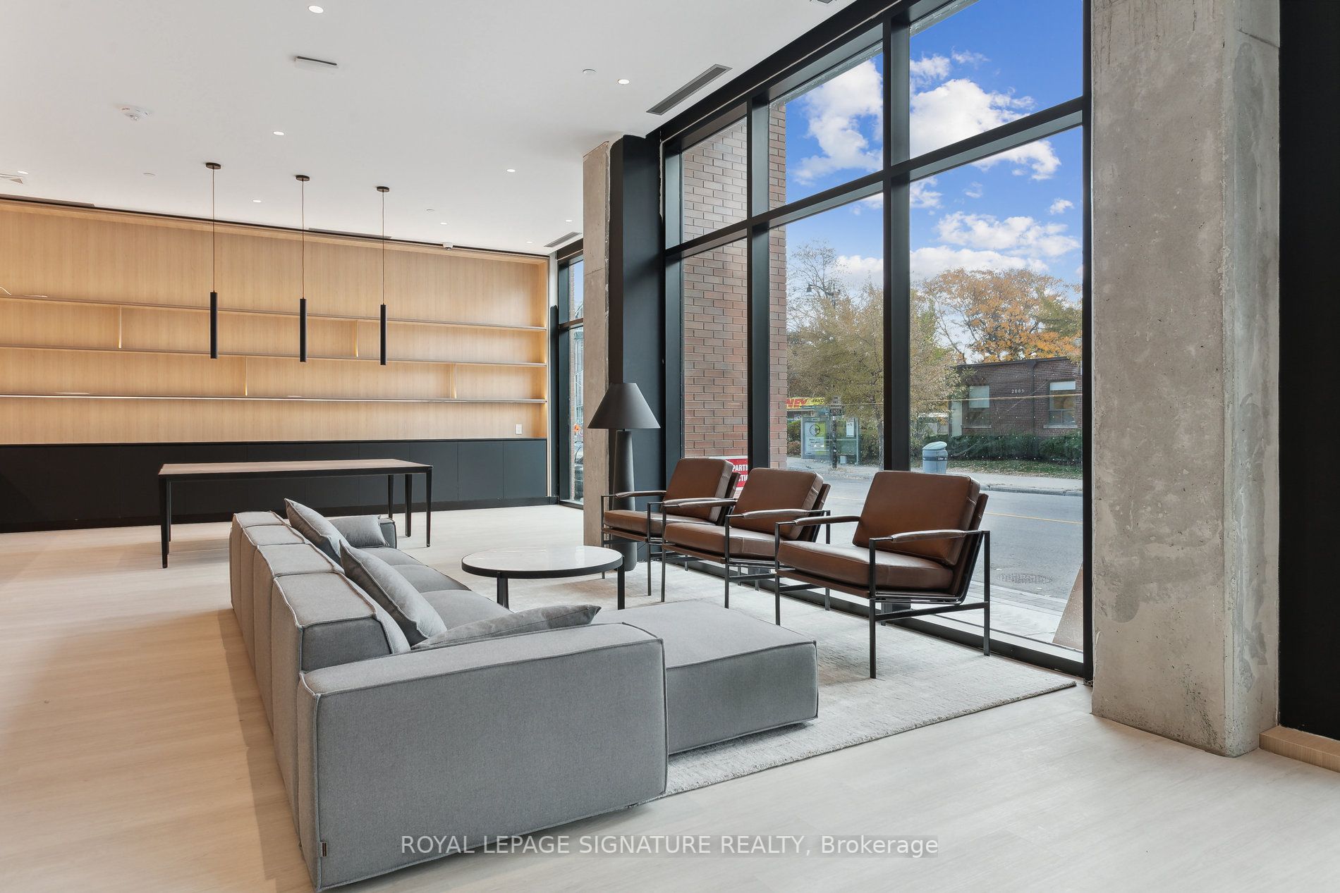 2720 Dundas St W, #805