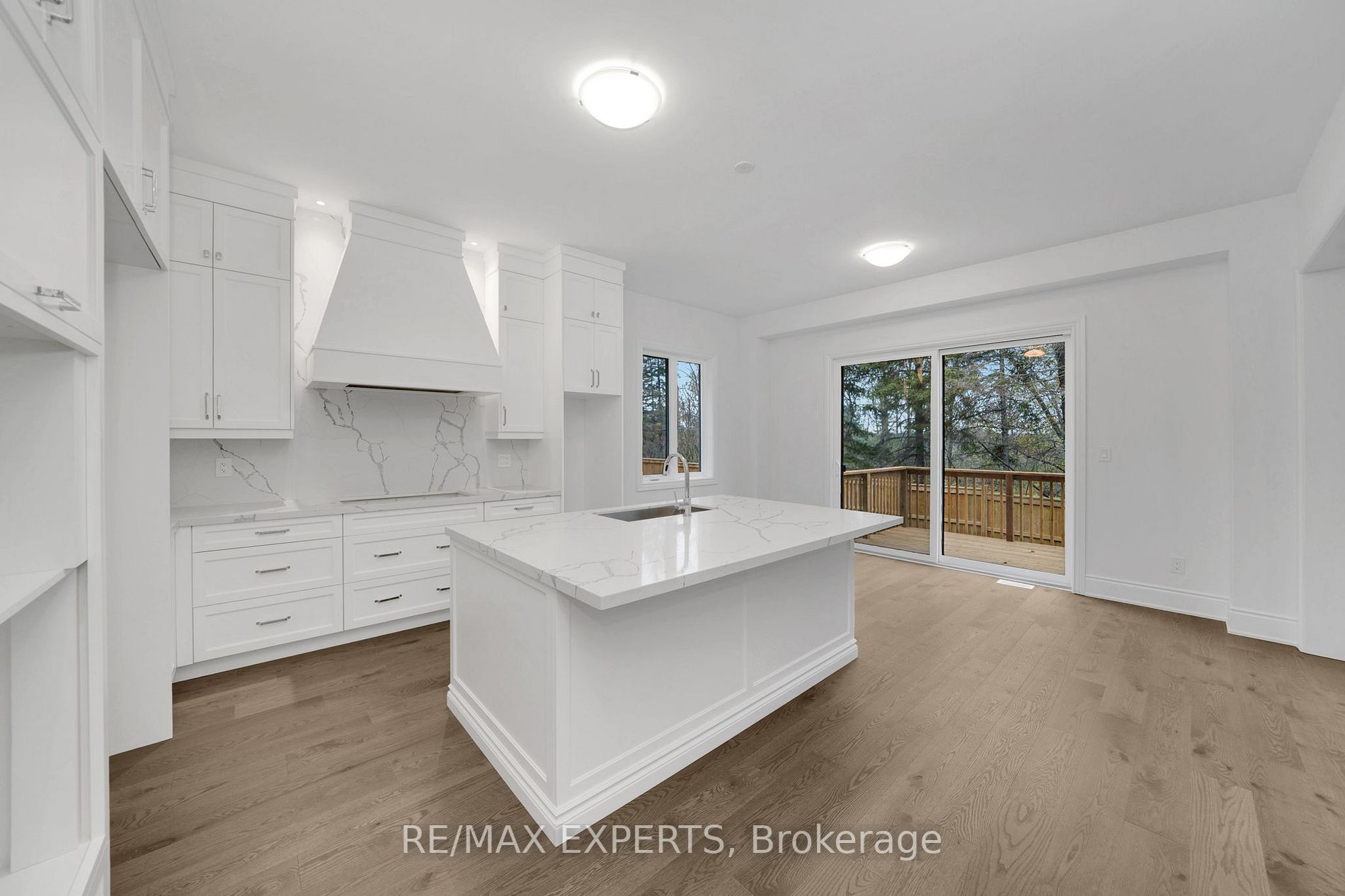 6 Clover Bend Terr