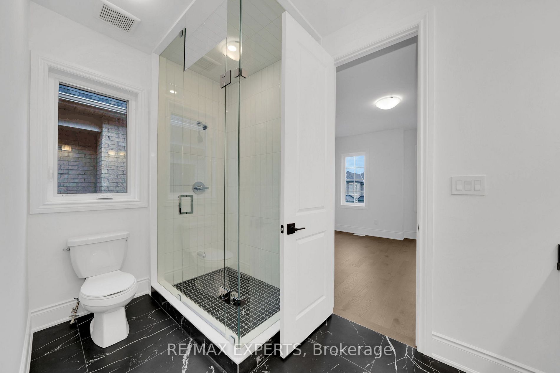 6 Clover Bend Terr