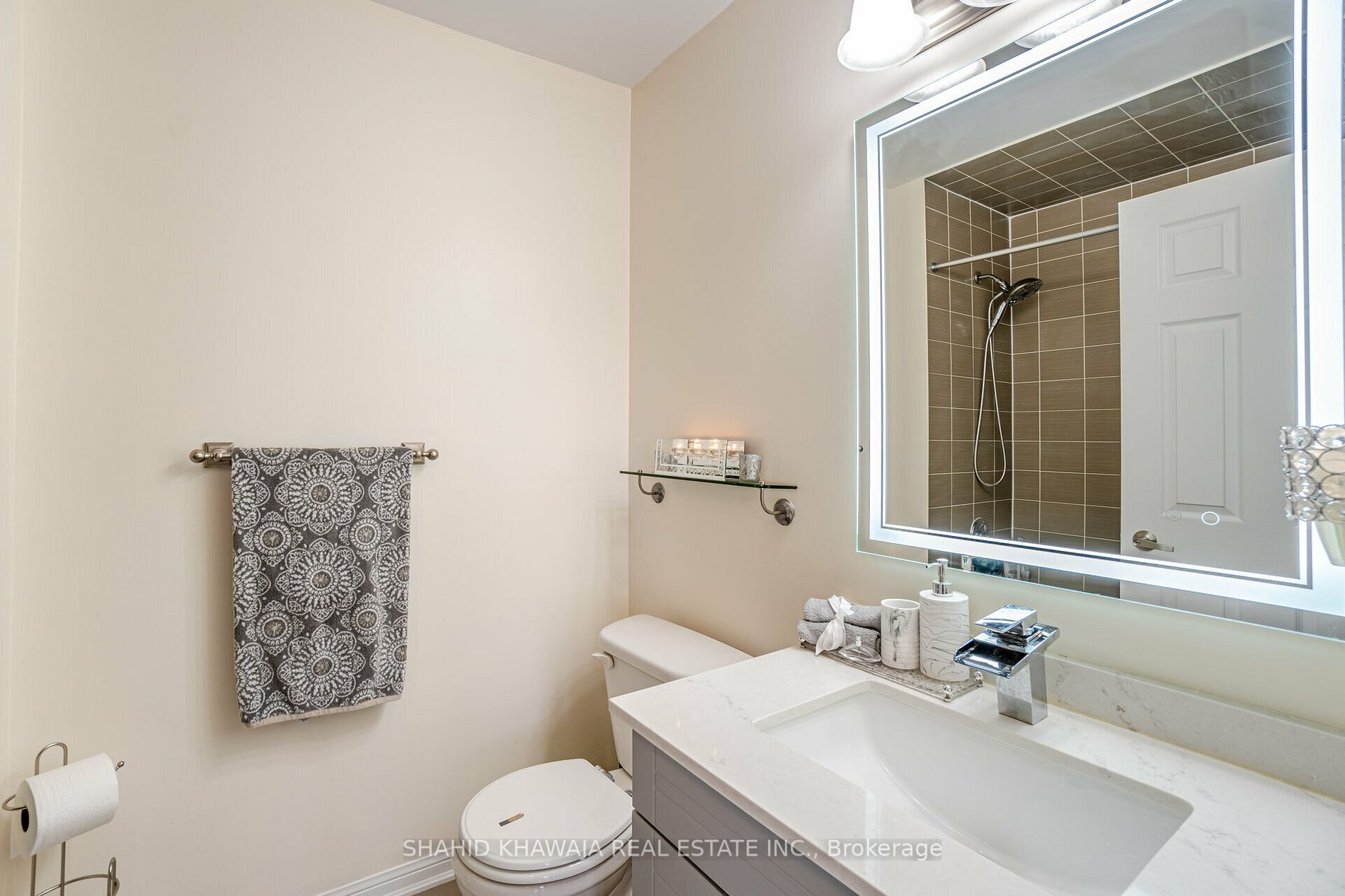 201 Woodley Cres