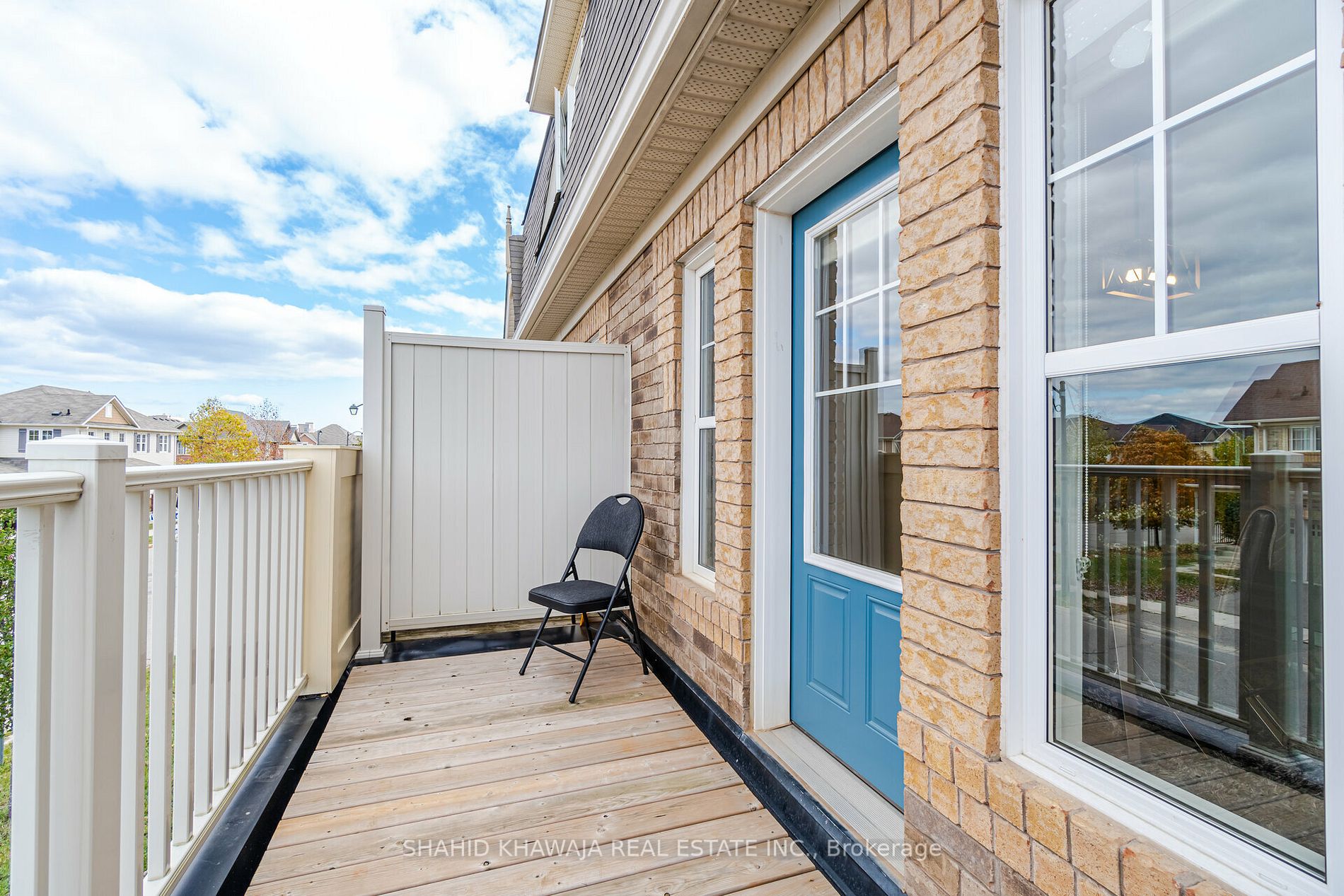 201 Woodley Cres