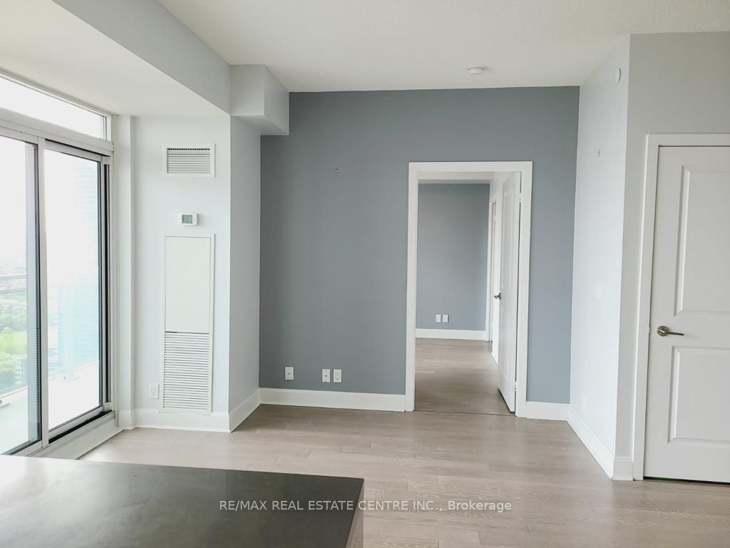 33 Shore Breeze Dr, #3011