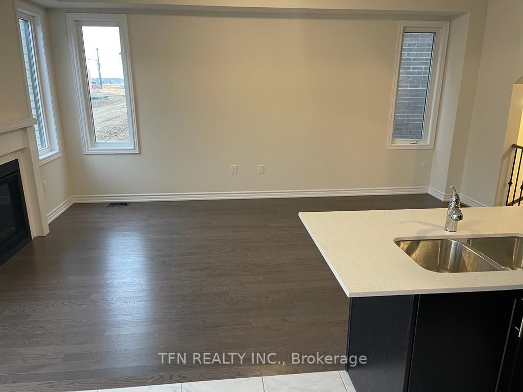 620 Leatherleaf Landing