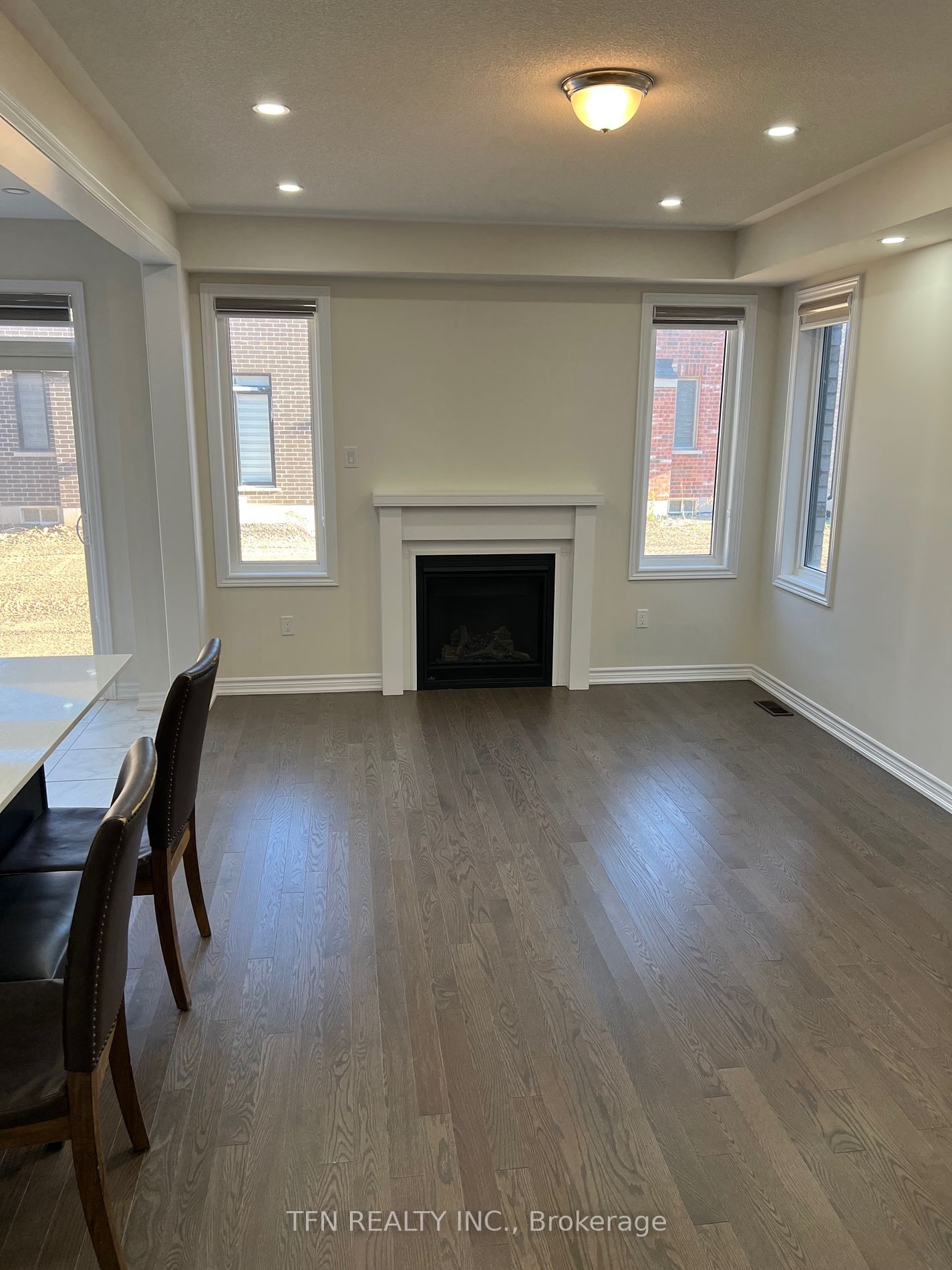 620 Leatherleaf Landing