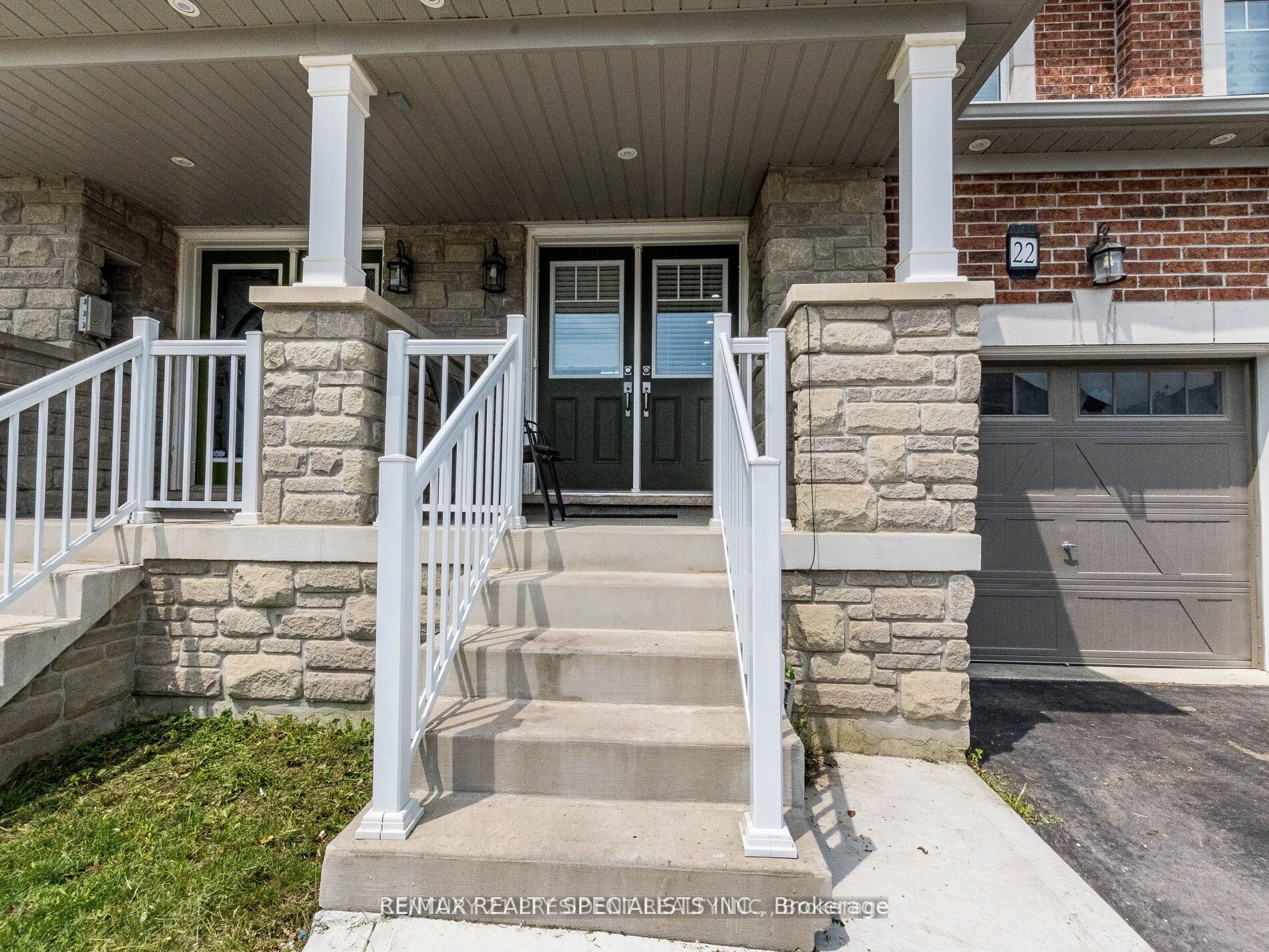 22 Golden Springs Dr