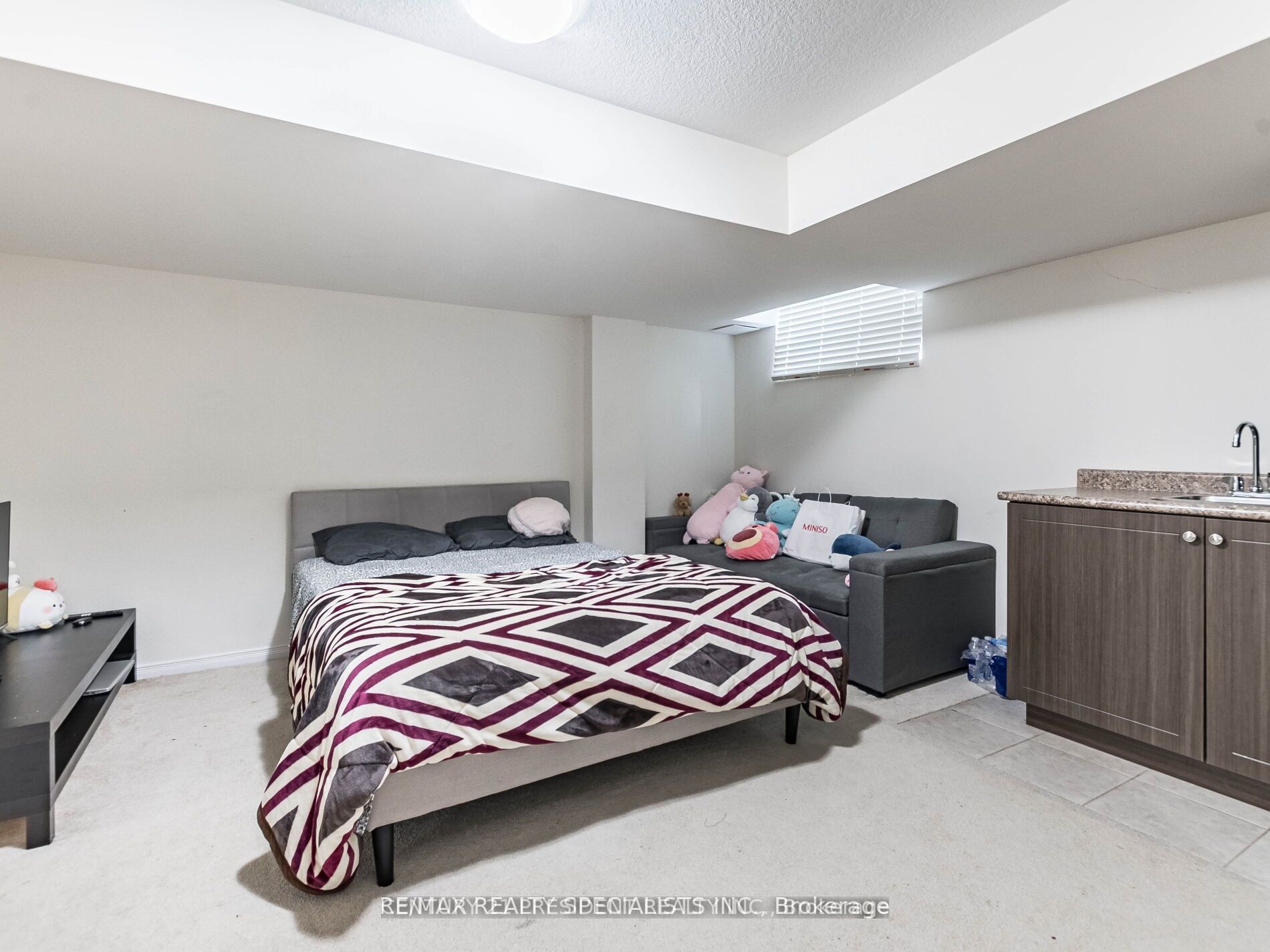 22 Golden Springs Dr