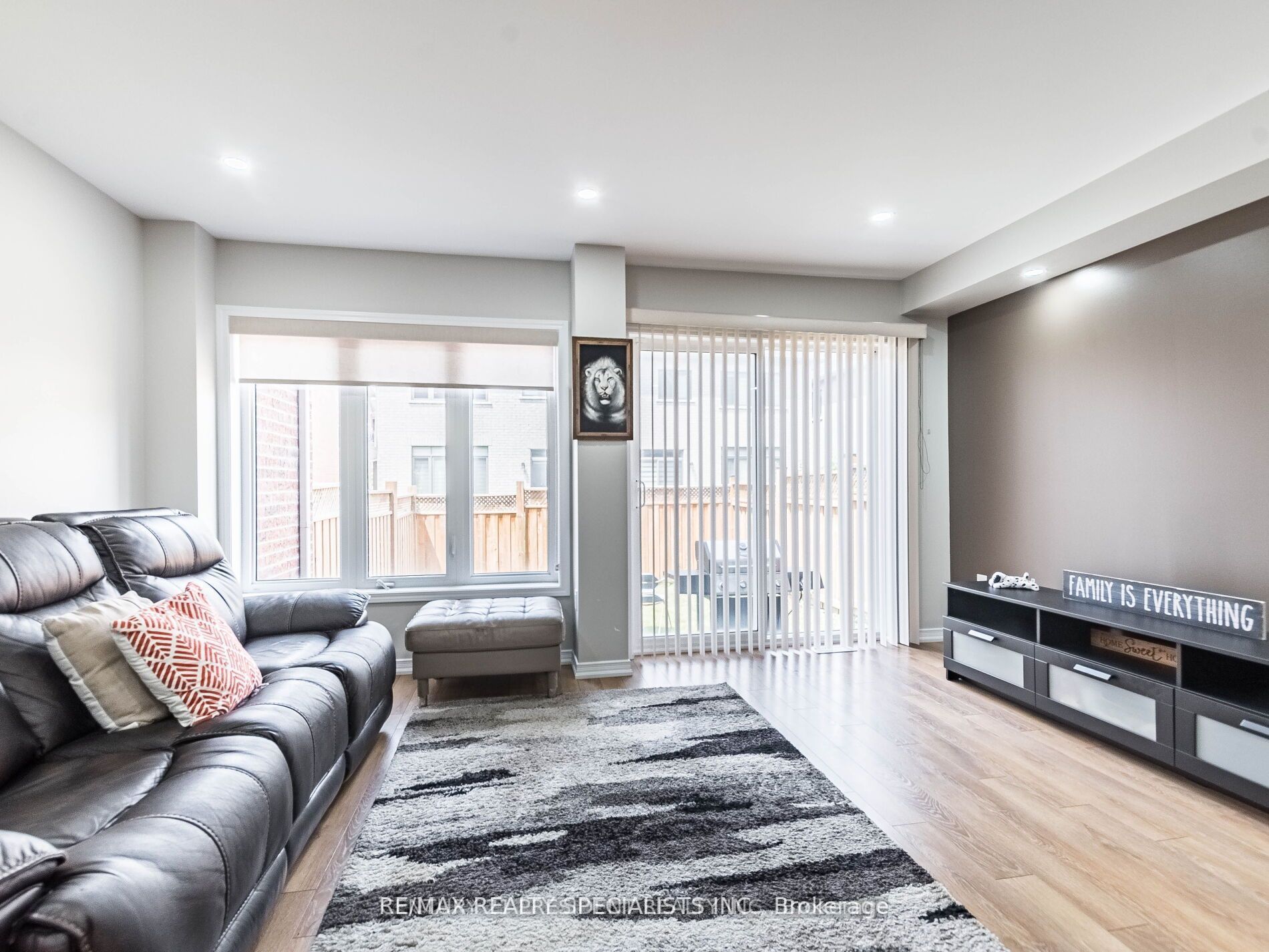 22 Golden Springs Dr