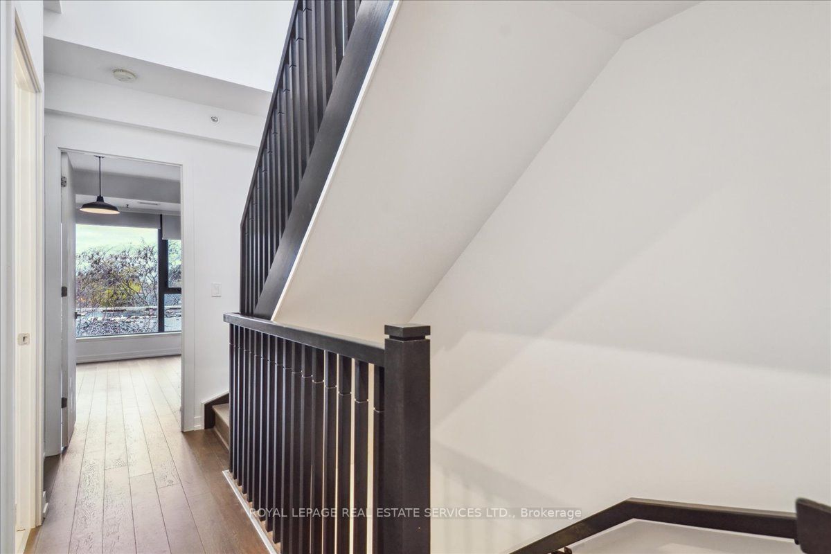 35 Wabash Ave, #330