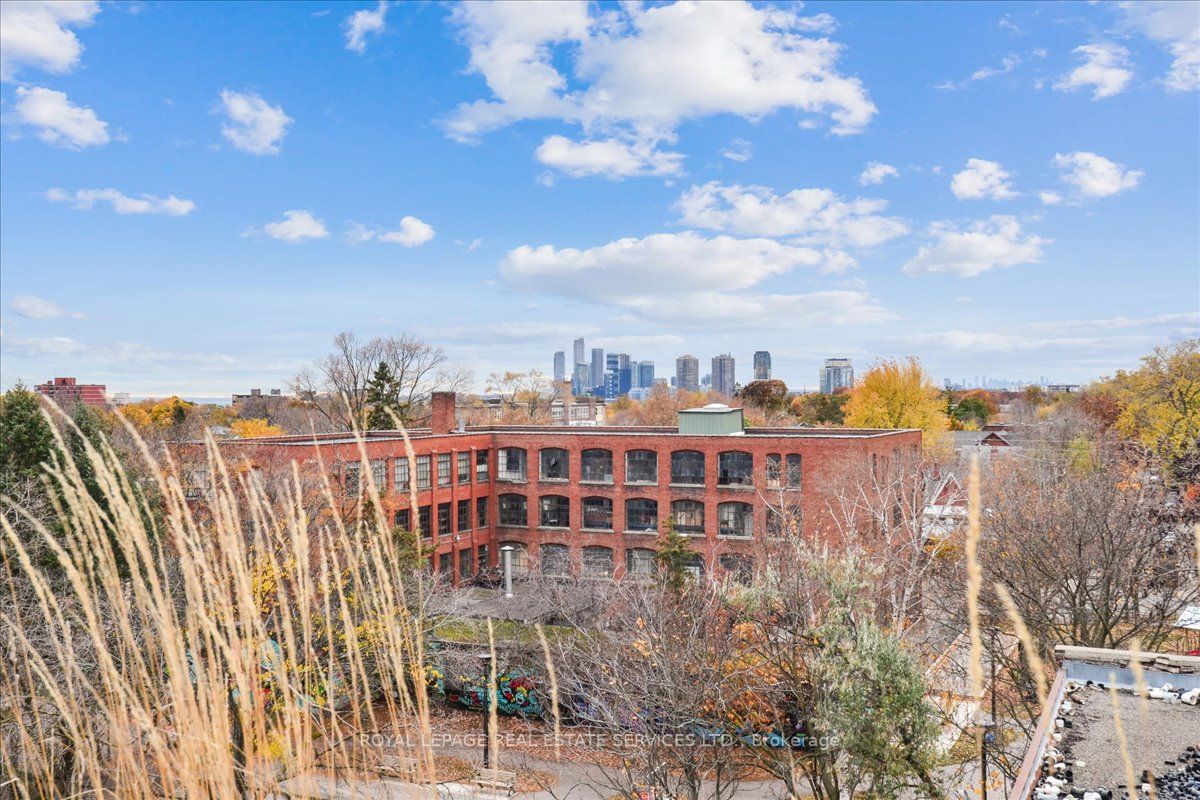 35 Wabash Ave, #330