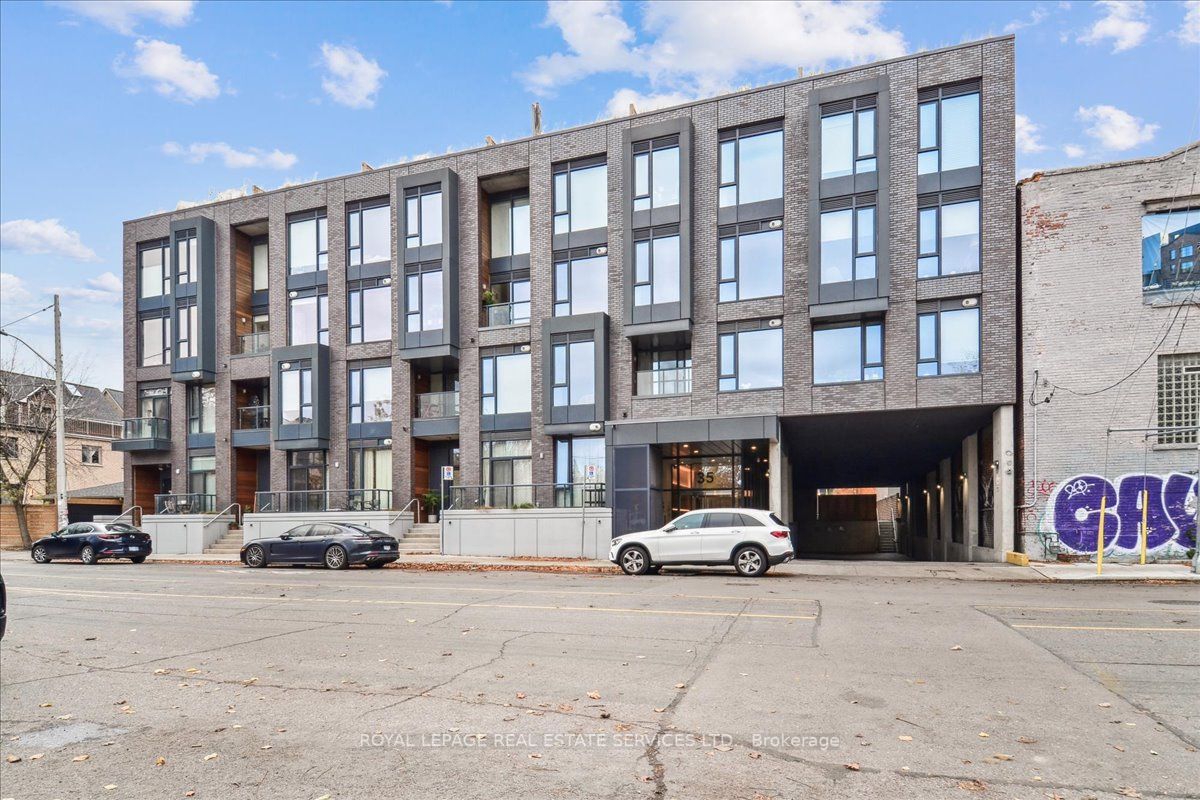 35 Wabash Ave, #330