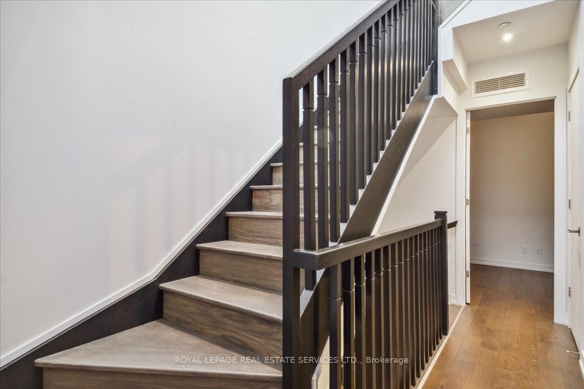 35 Wabash Ave, #330