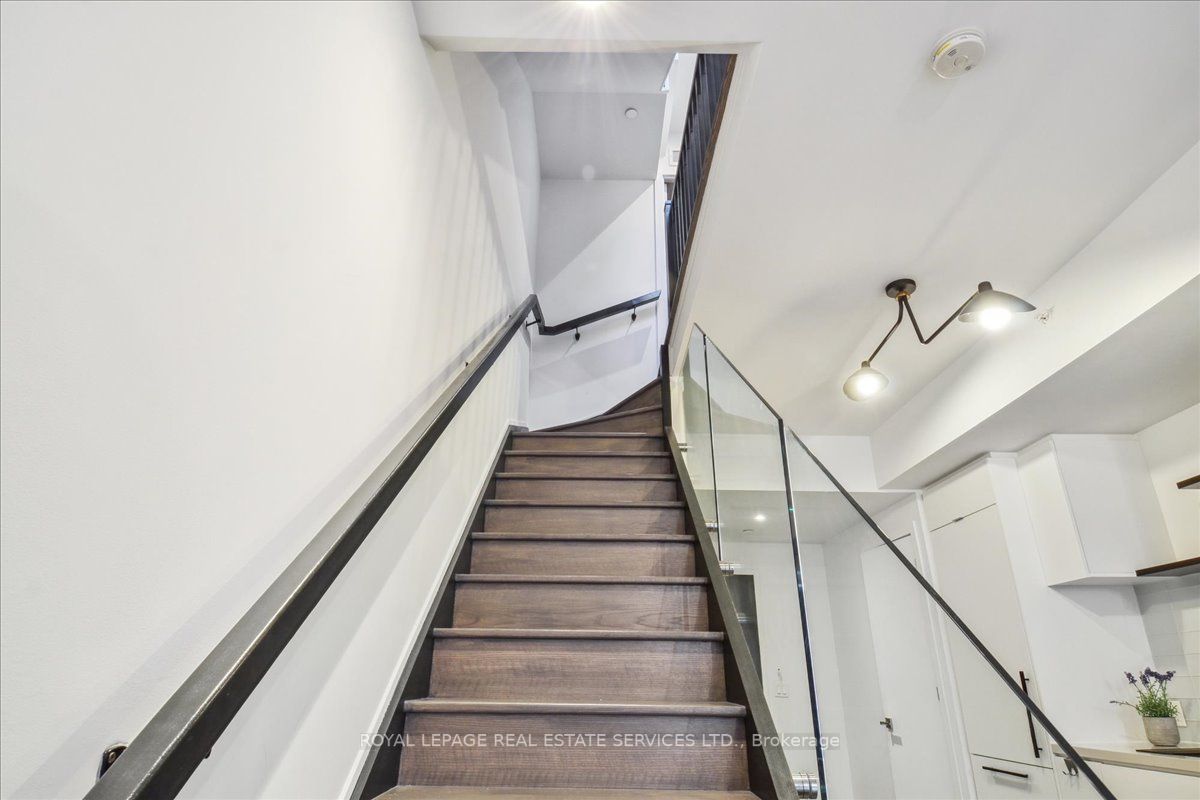 35 Wabash Ave, #330