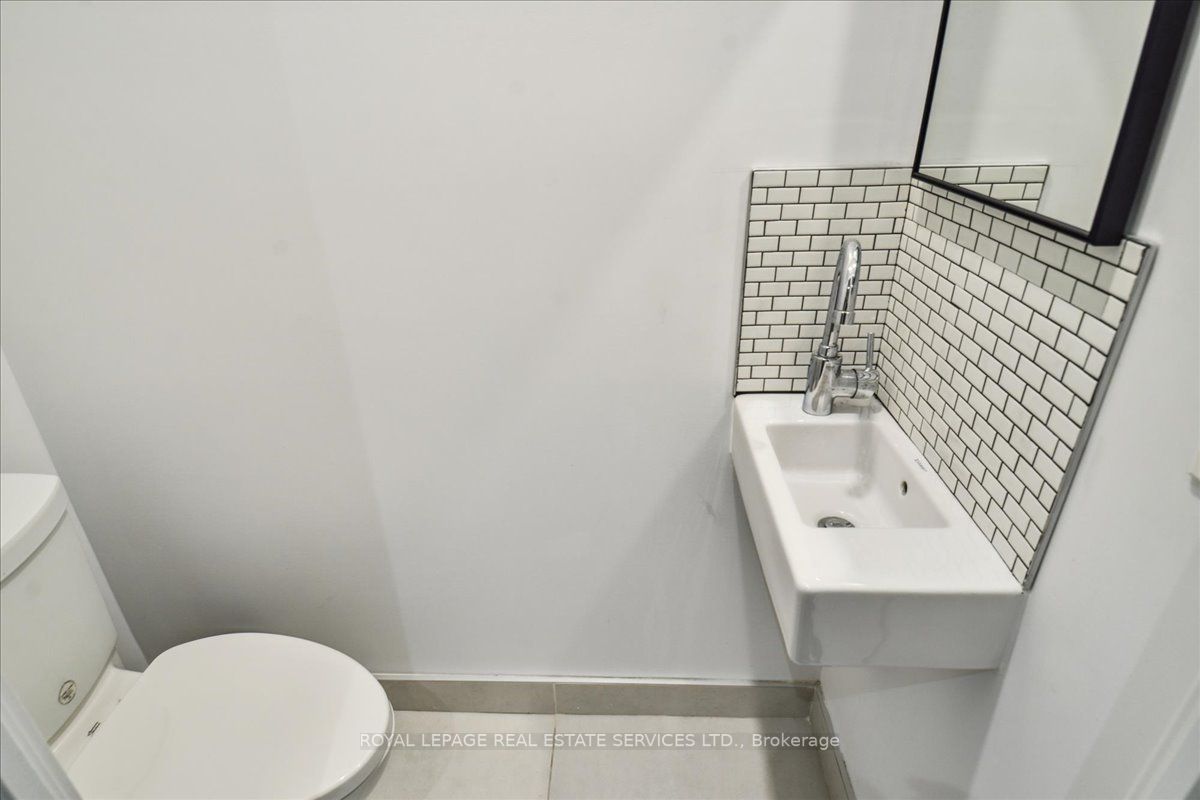 35 Wabash Ave, #330