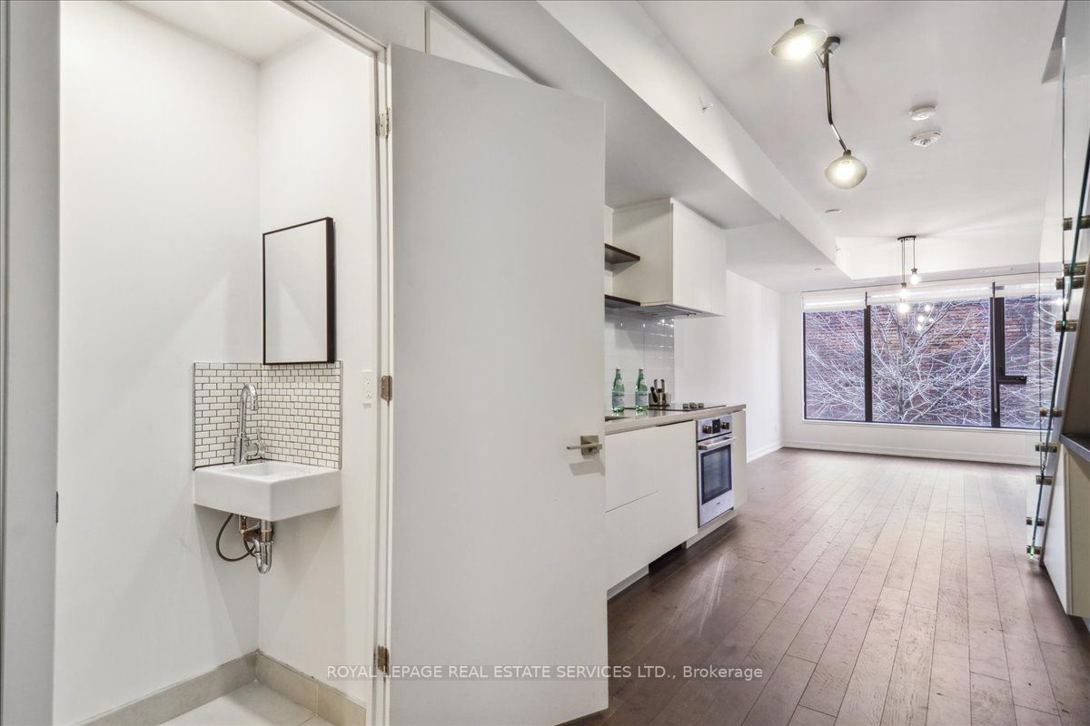35 Wabash Ave, #330