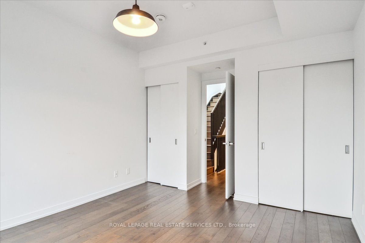 35 Wabash Ave, #330