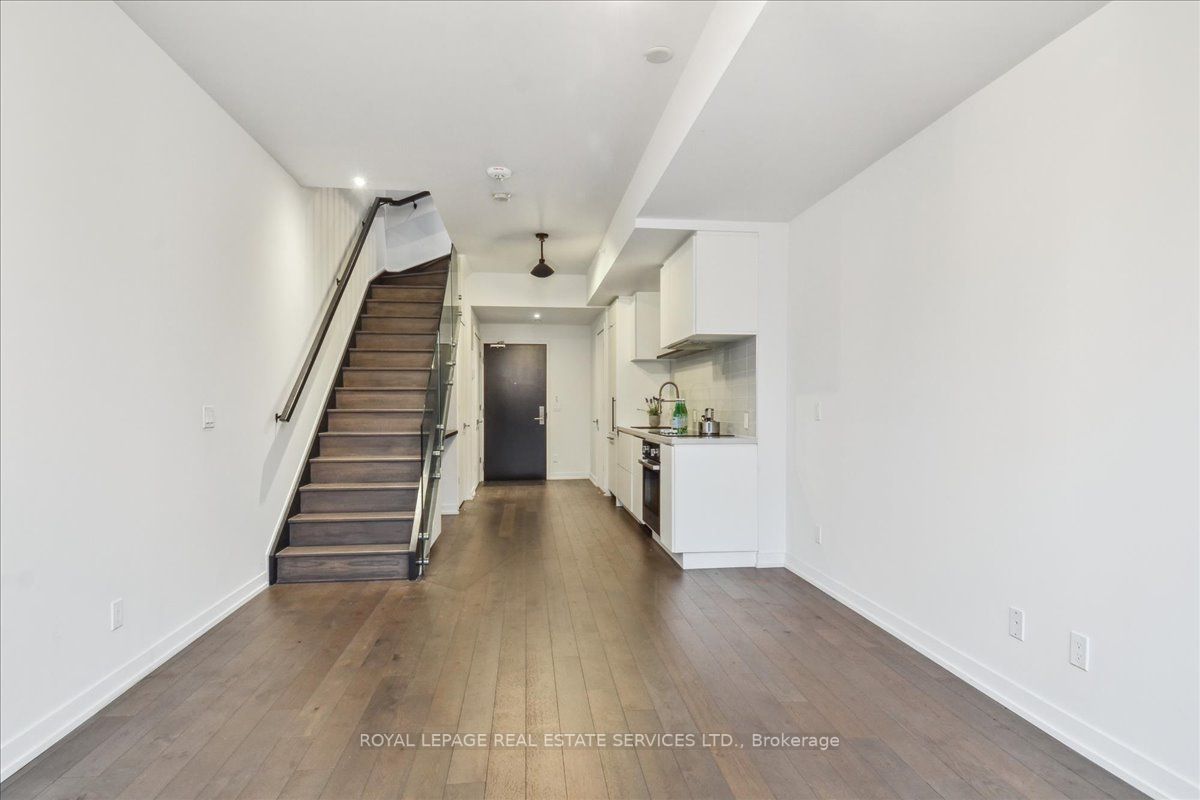 35 Wabash Ave, #330