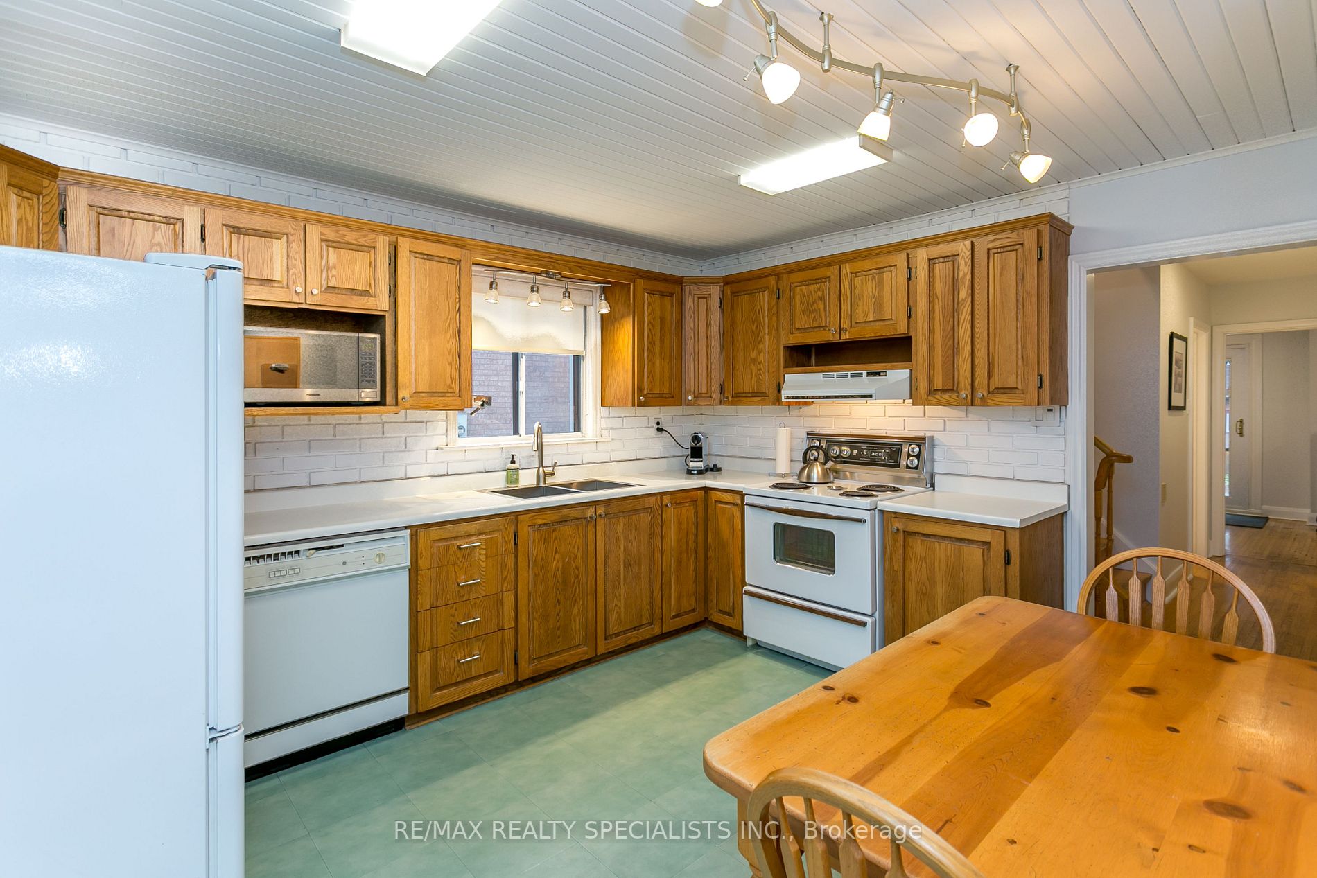 244 Sheldon Ave