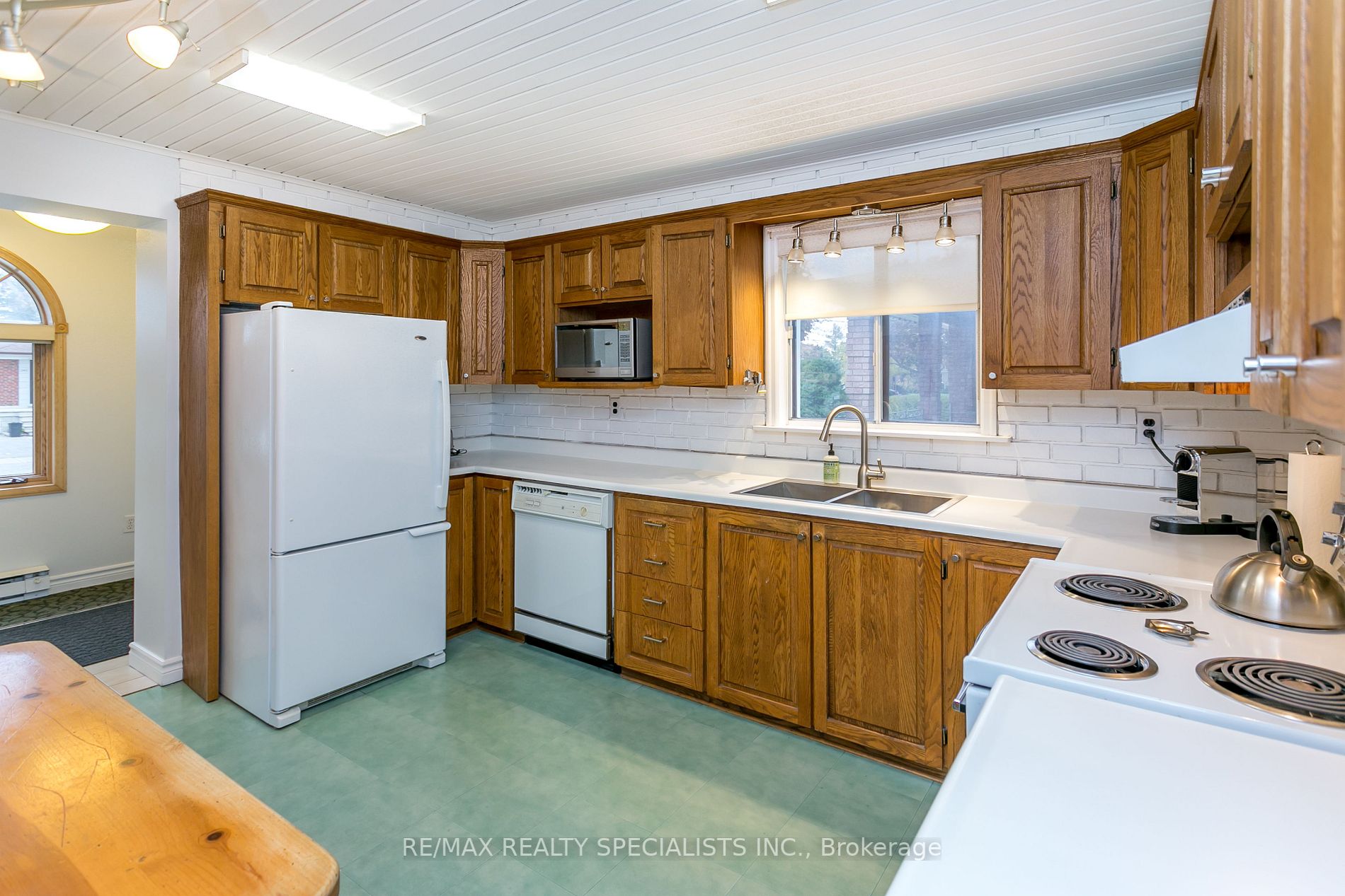 244 Sheldon Ave