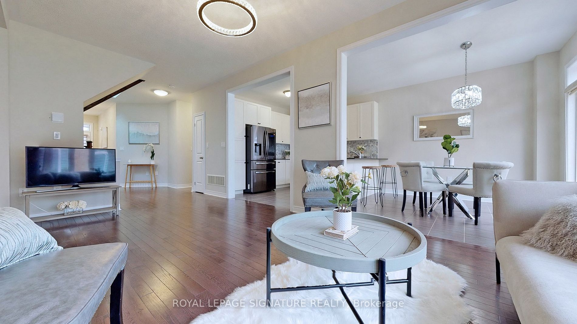 138 Finegan Circ, #Upper