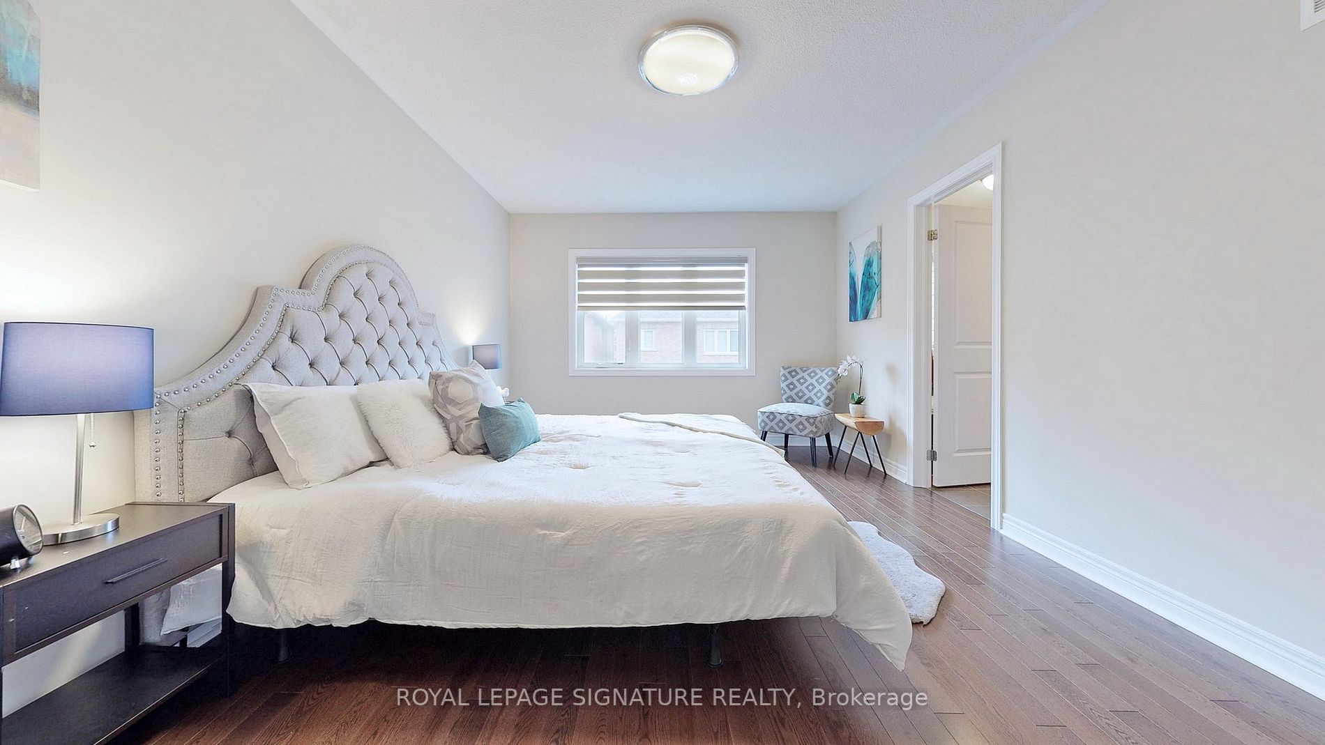 138 Finegan Circ, #Upper