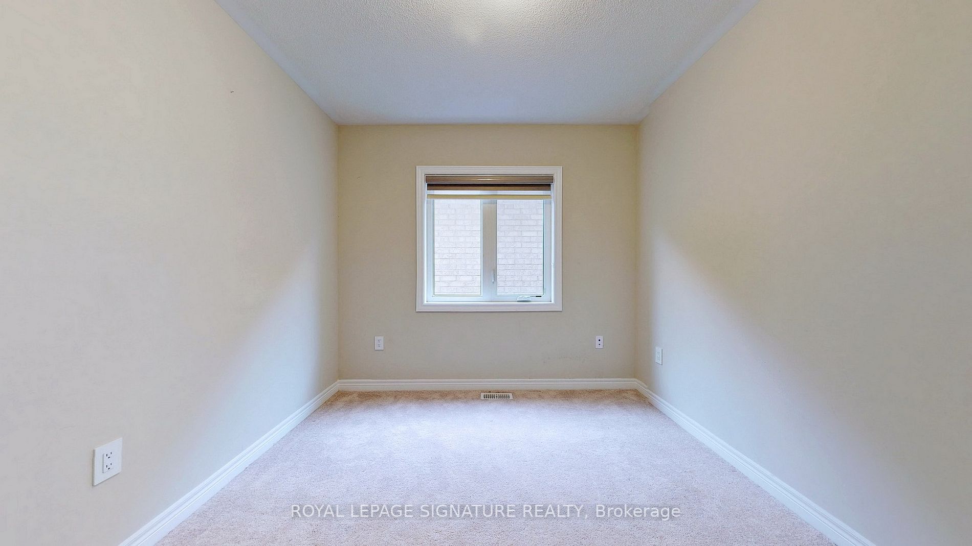 138 Finegan Circ, #Upper