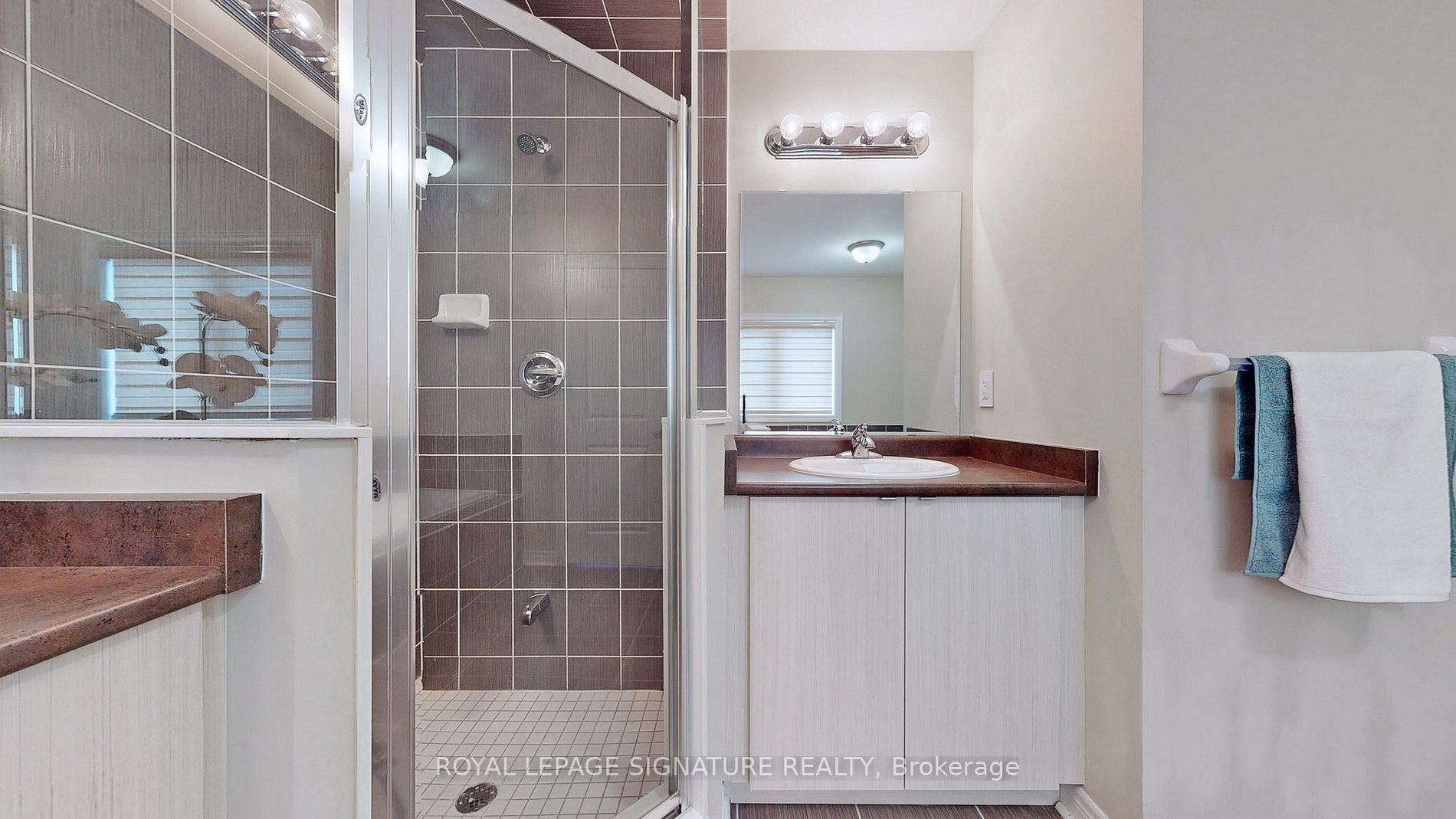 138 Finegan Circ, #Upper